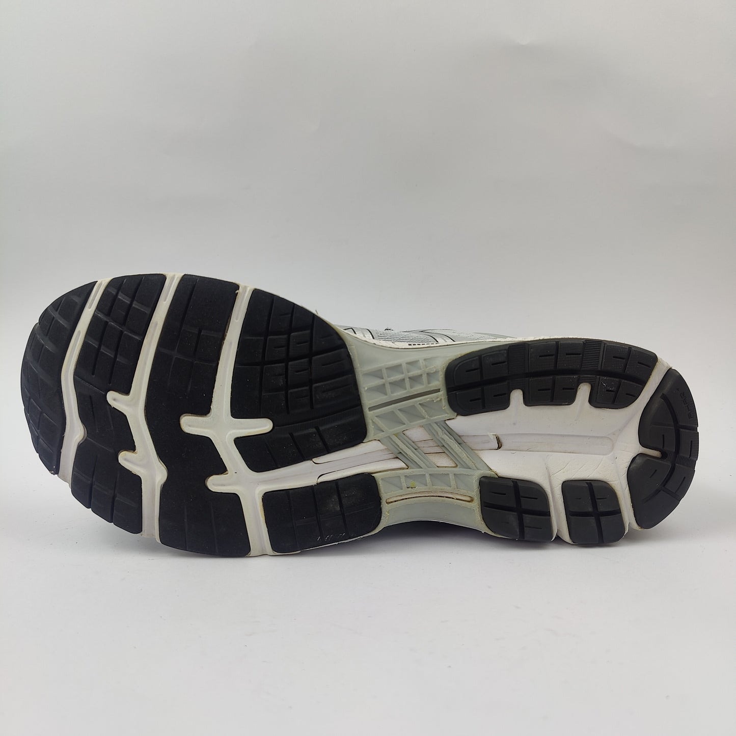 ASICS Gel-Kayano 26 (UK/PK 10) - Grey - 4508045