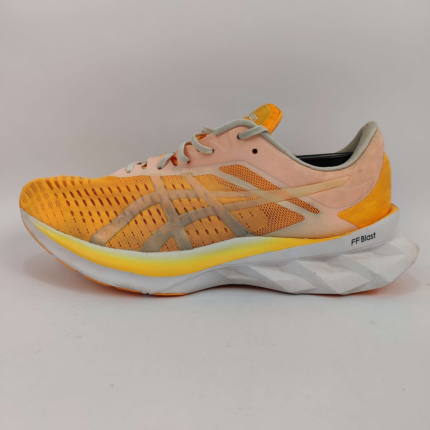 ASICS Novablast 2 (UK/PK 9.5) - 4458708