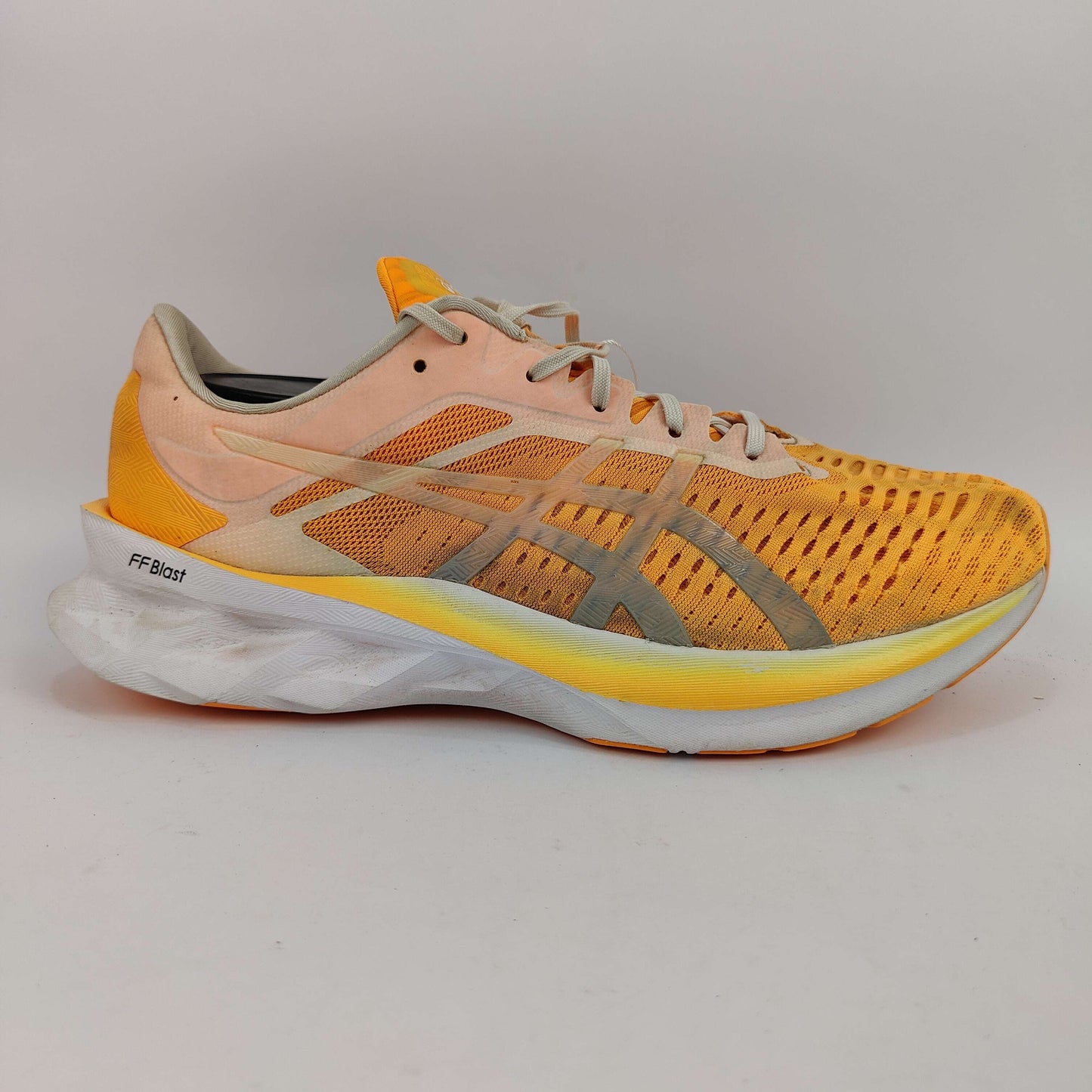 ASICS Novablast 2 (UK/PK 9.5) - 4458708