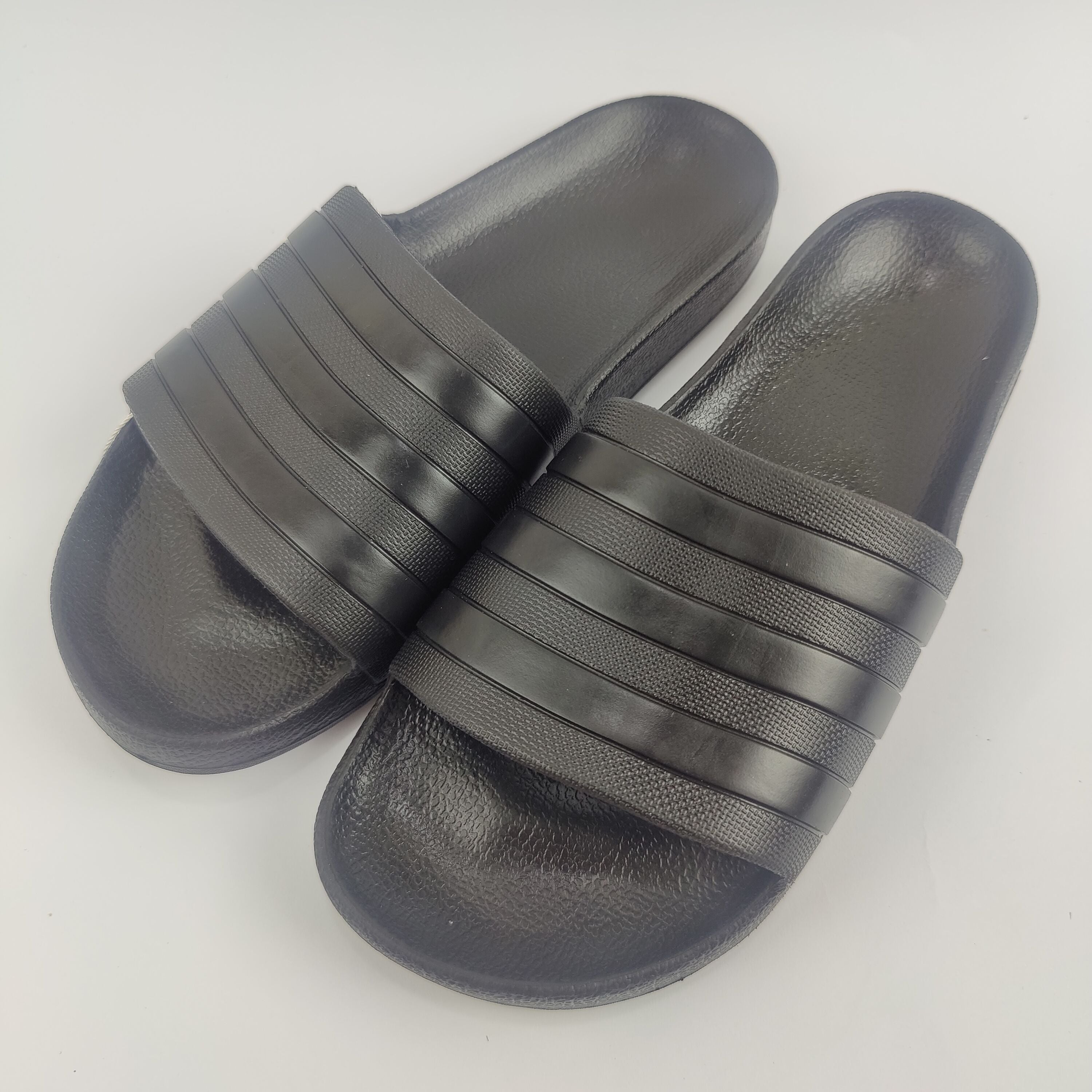Adidas Adilette Slides (UK/PK 7) - 4101083