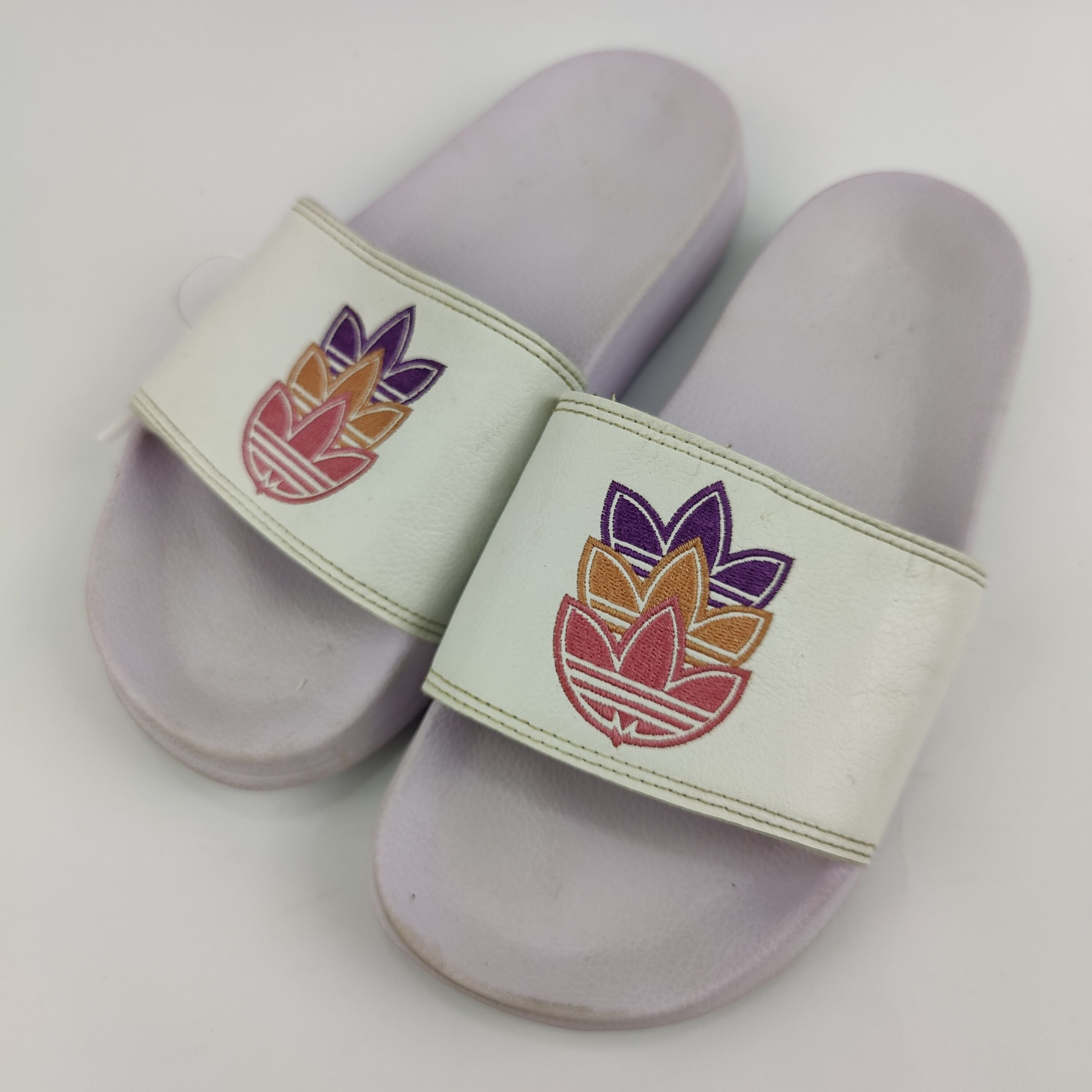 Adidas Adilette Slides (UK/PK 6) - 3901060