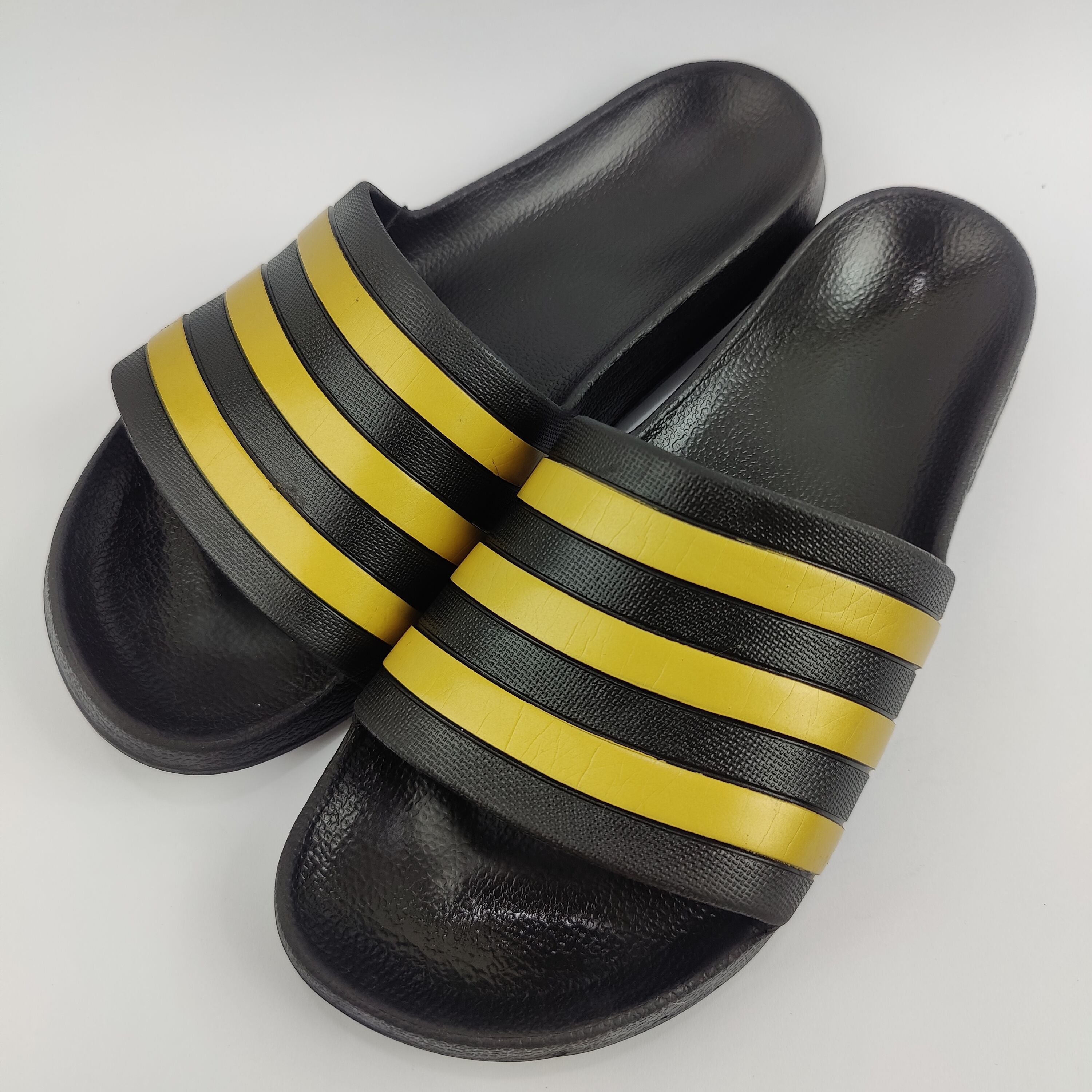 Adidas Slides (UK/PK 9) - 4351116