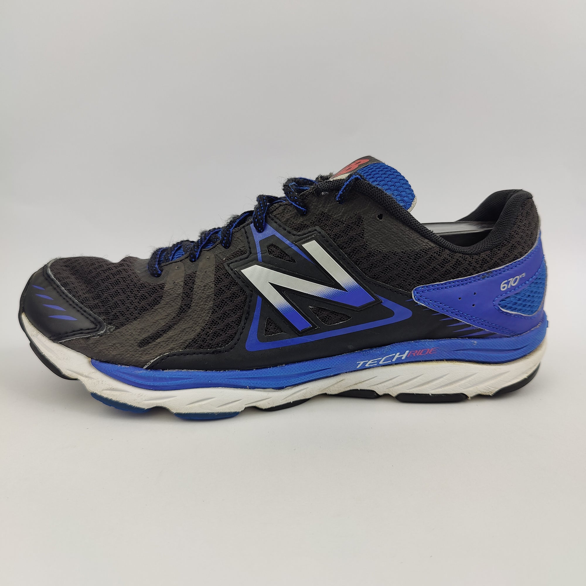 New Balance 670v5 (UK/PK 8) - 42 | Excellent