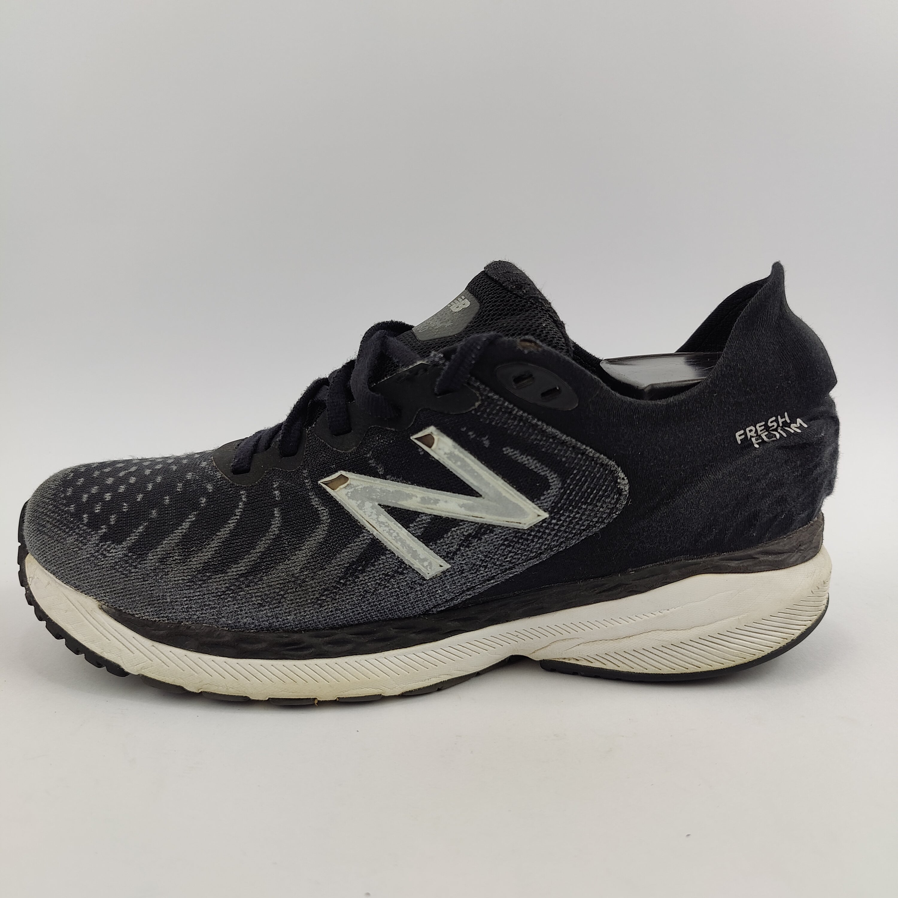 New Balance 860v11 (UK/PK 6.5) - 40 | Excellent