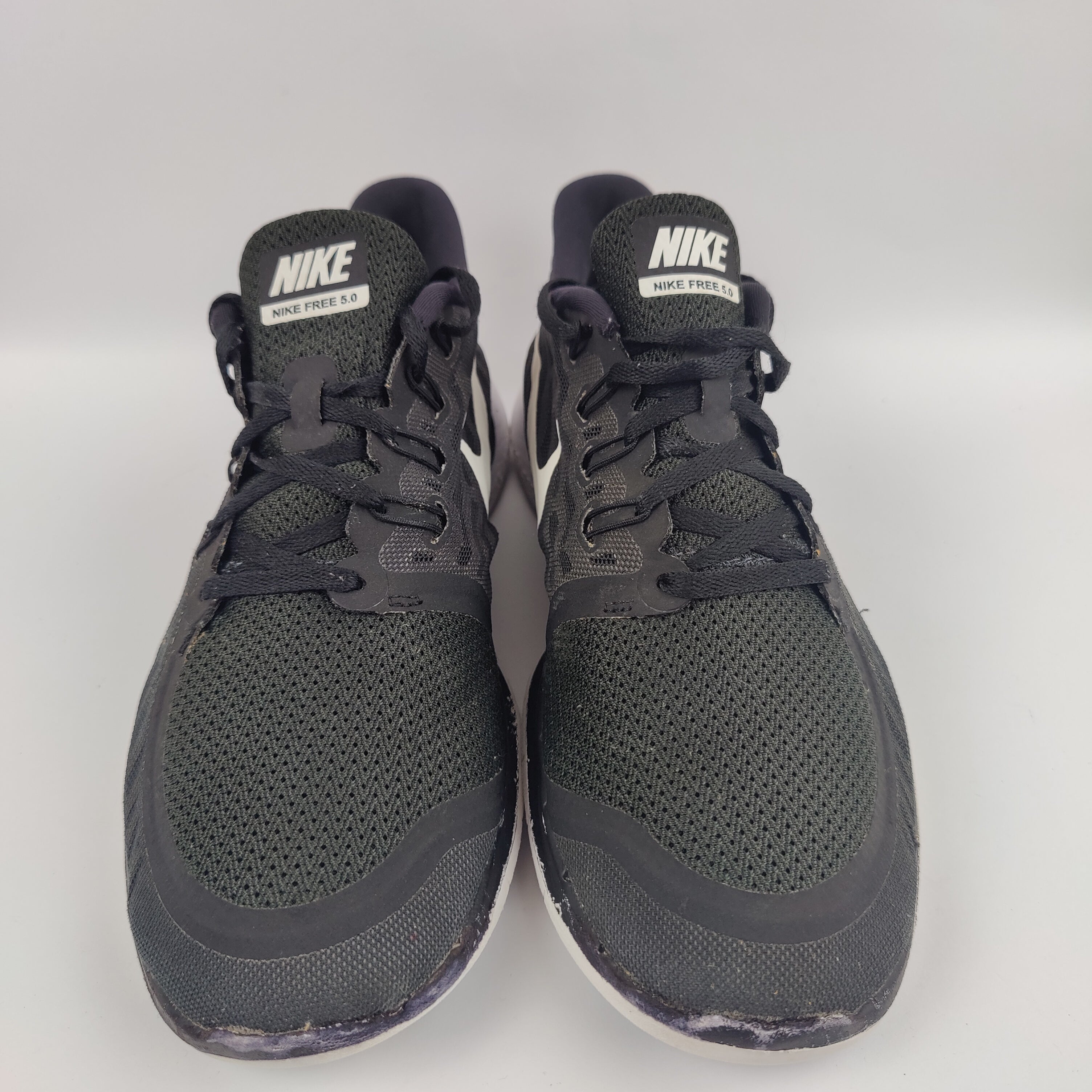 Free trainer 5.0 grey hotsell and black