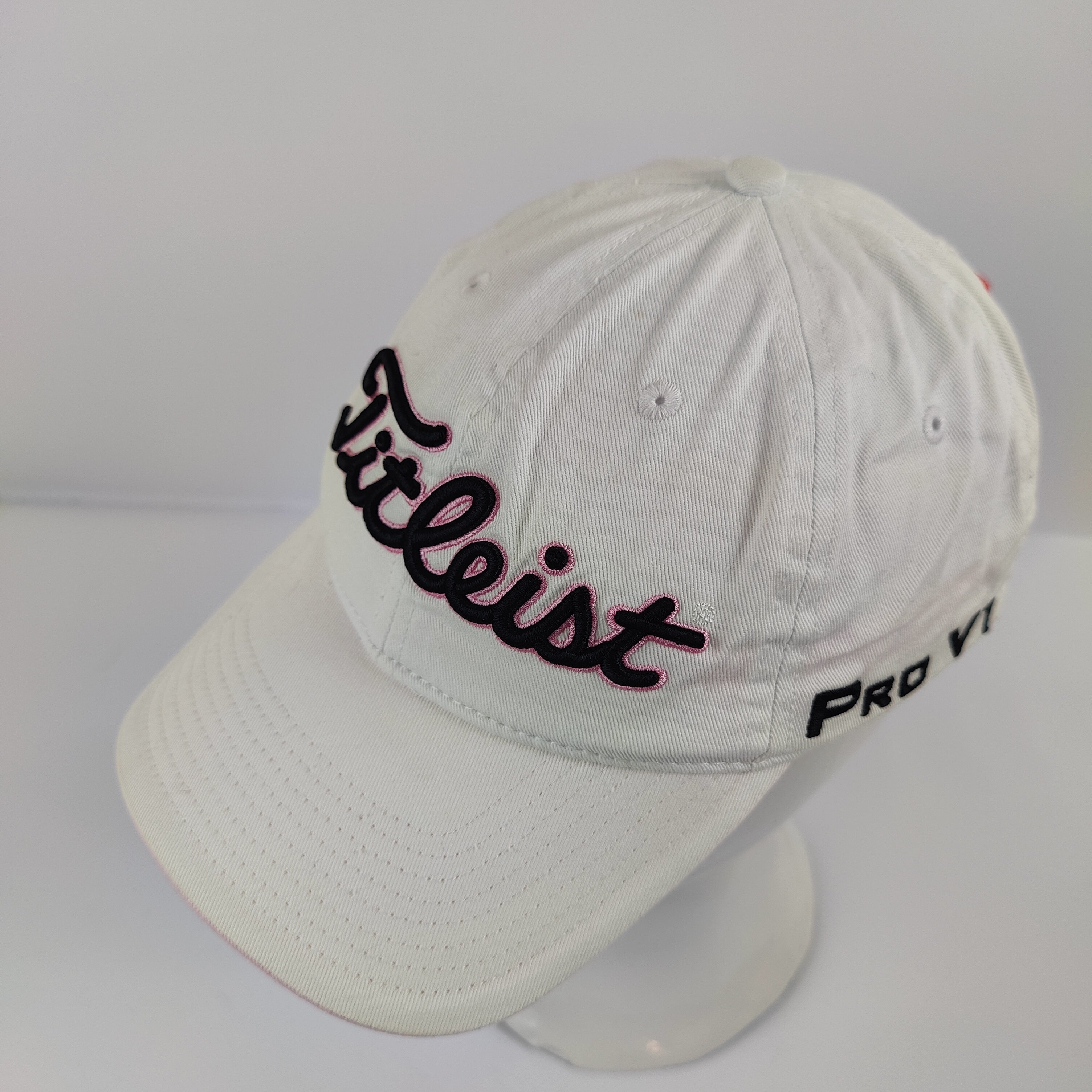 Titleist Pro V1 Golf Cap - White - 1064