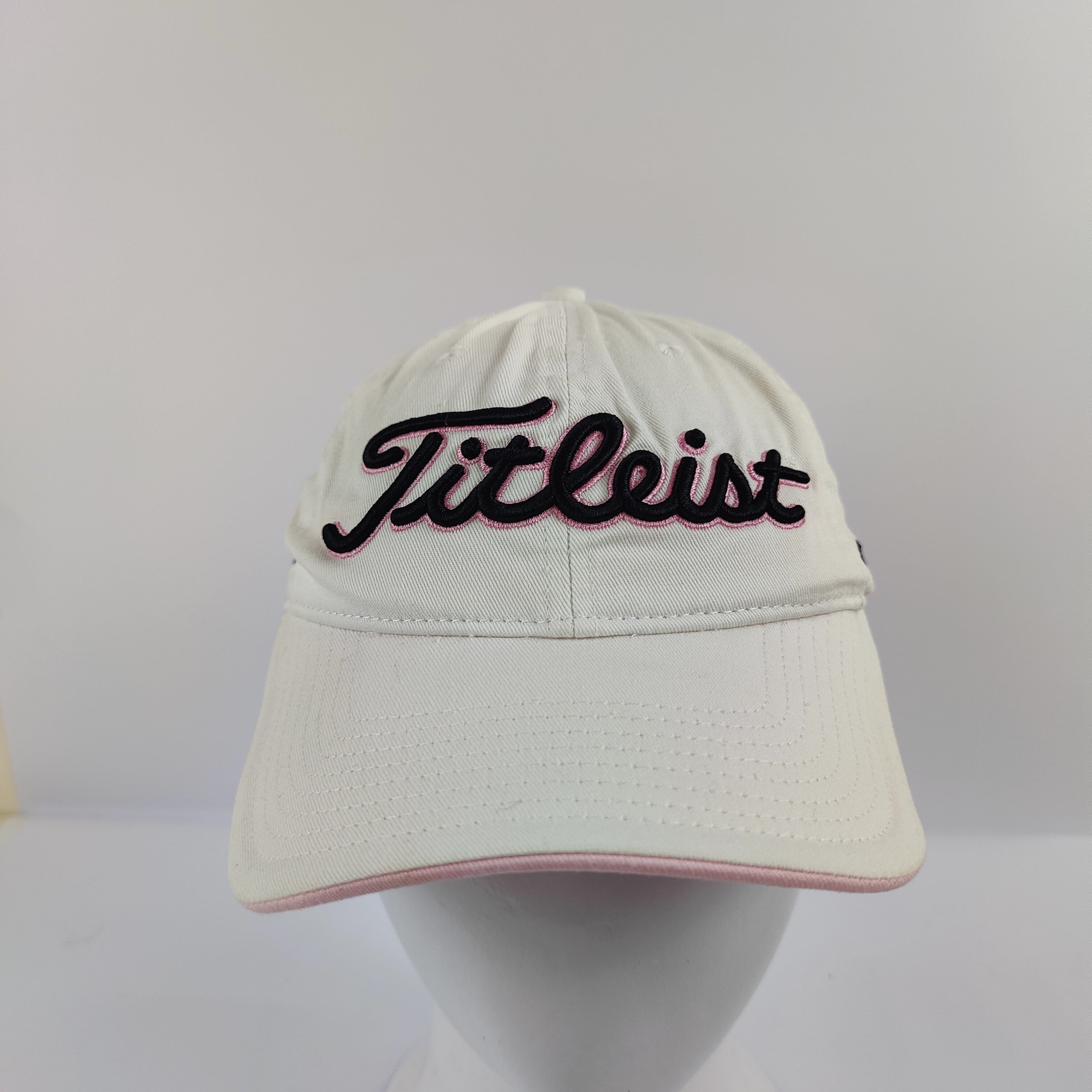 Titleist Pro V1 Golf Cap - White - 1064
