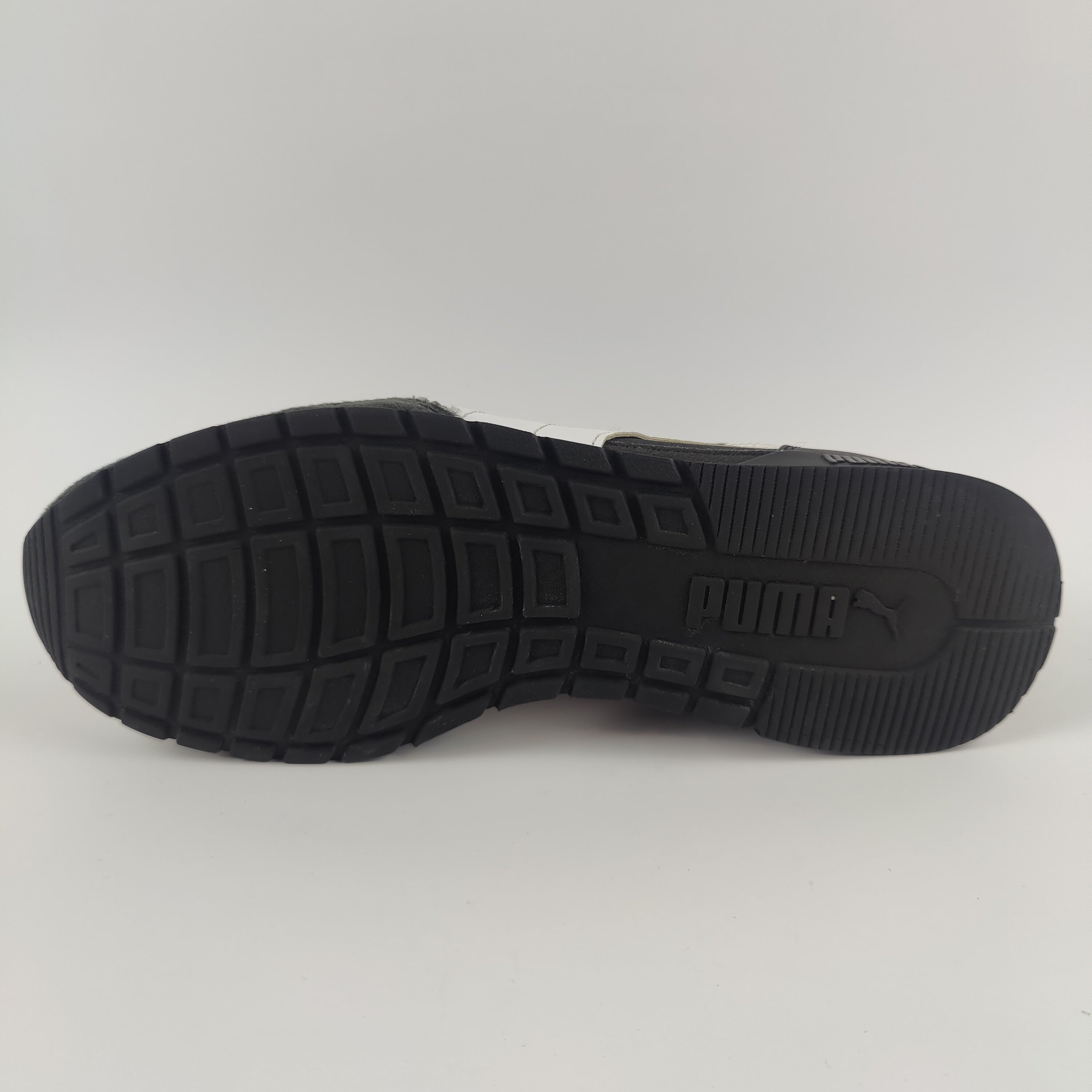 PUMA ST Runner - Black - 4152422
