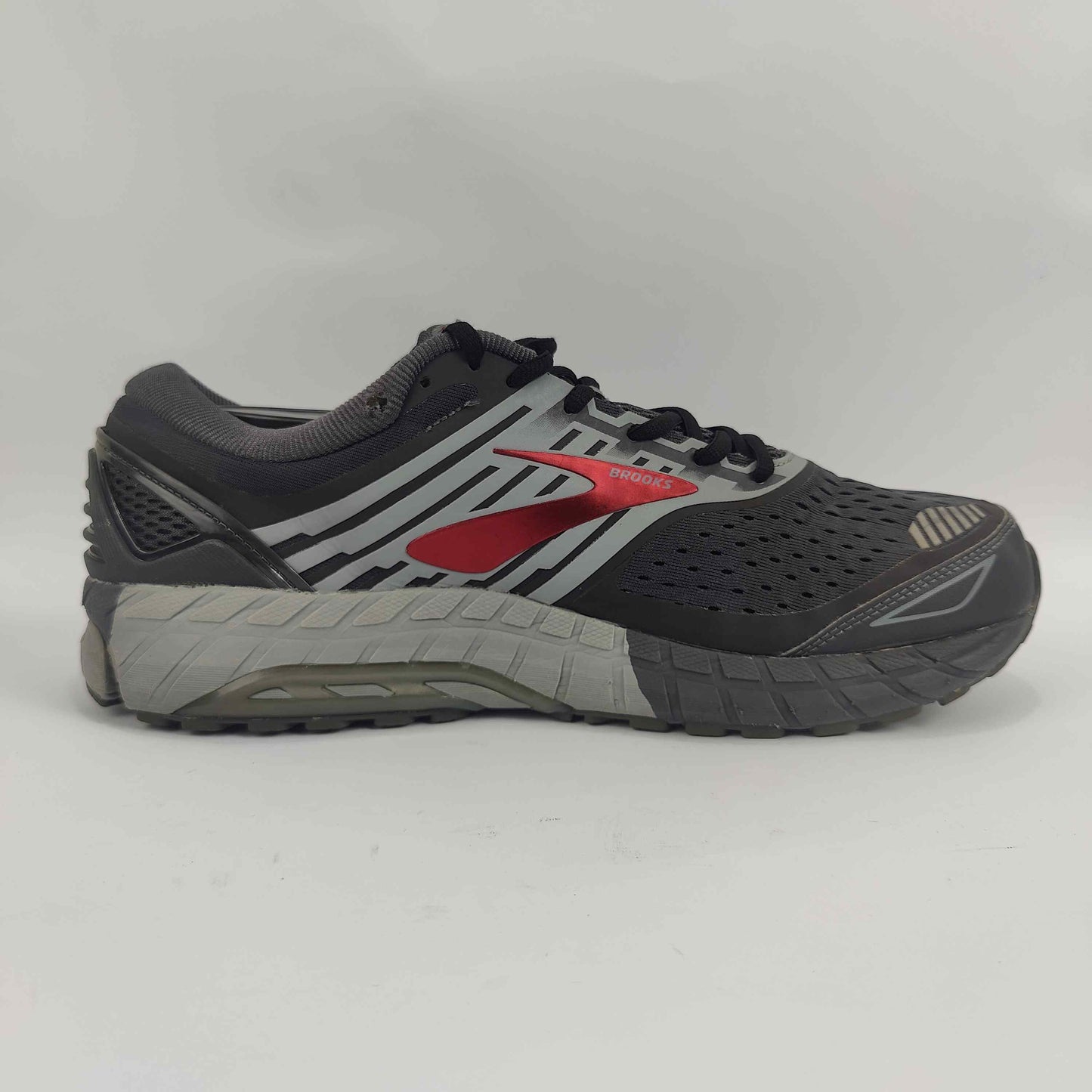 Brooks Beast 18 (UK/PK 12) - Black - 4754517