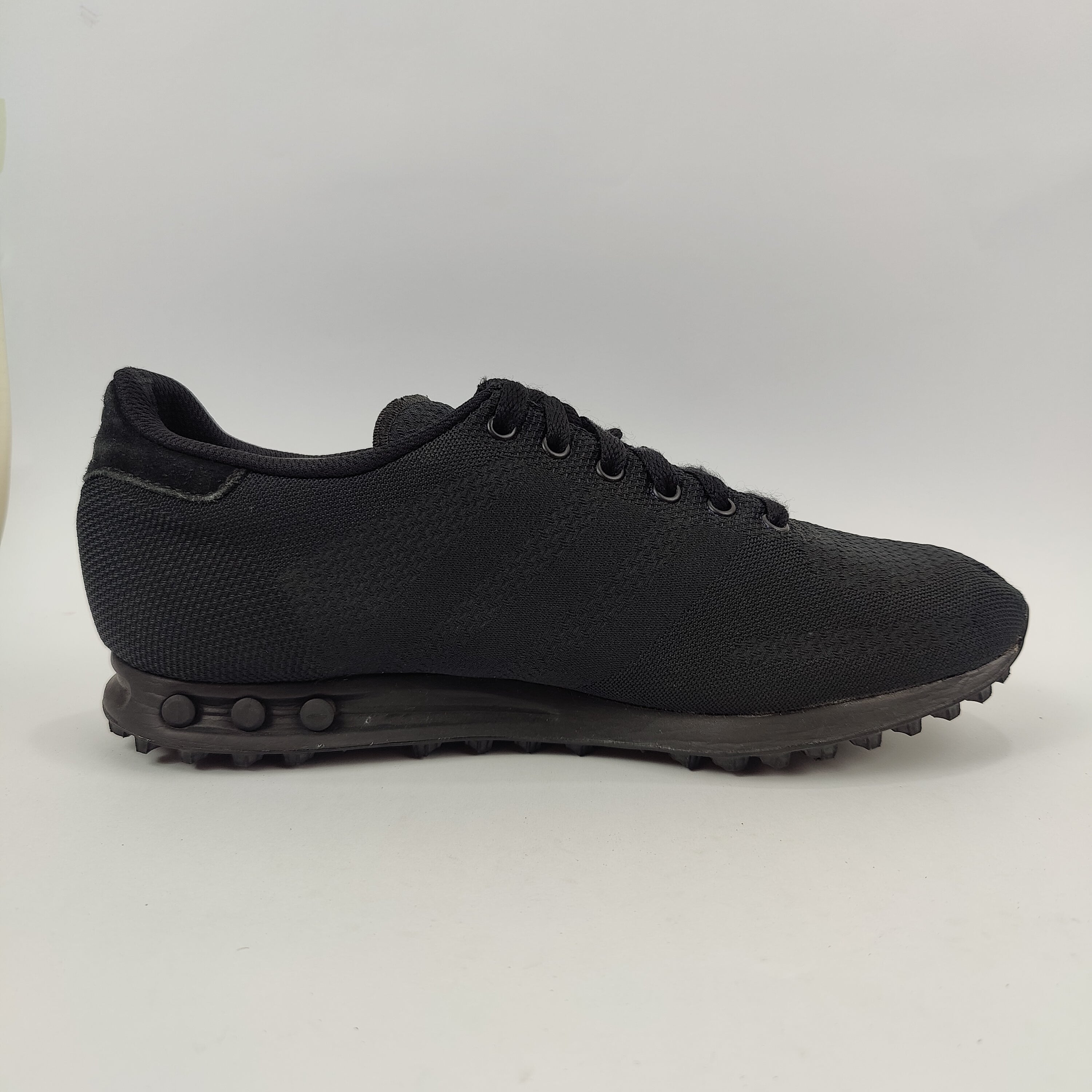 La trainer total black best sale