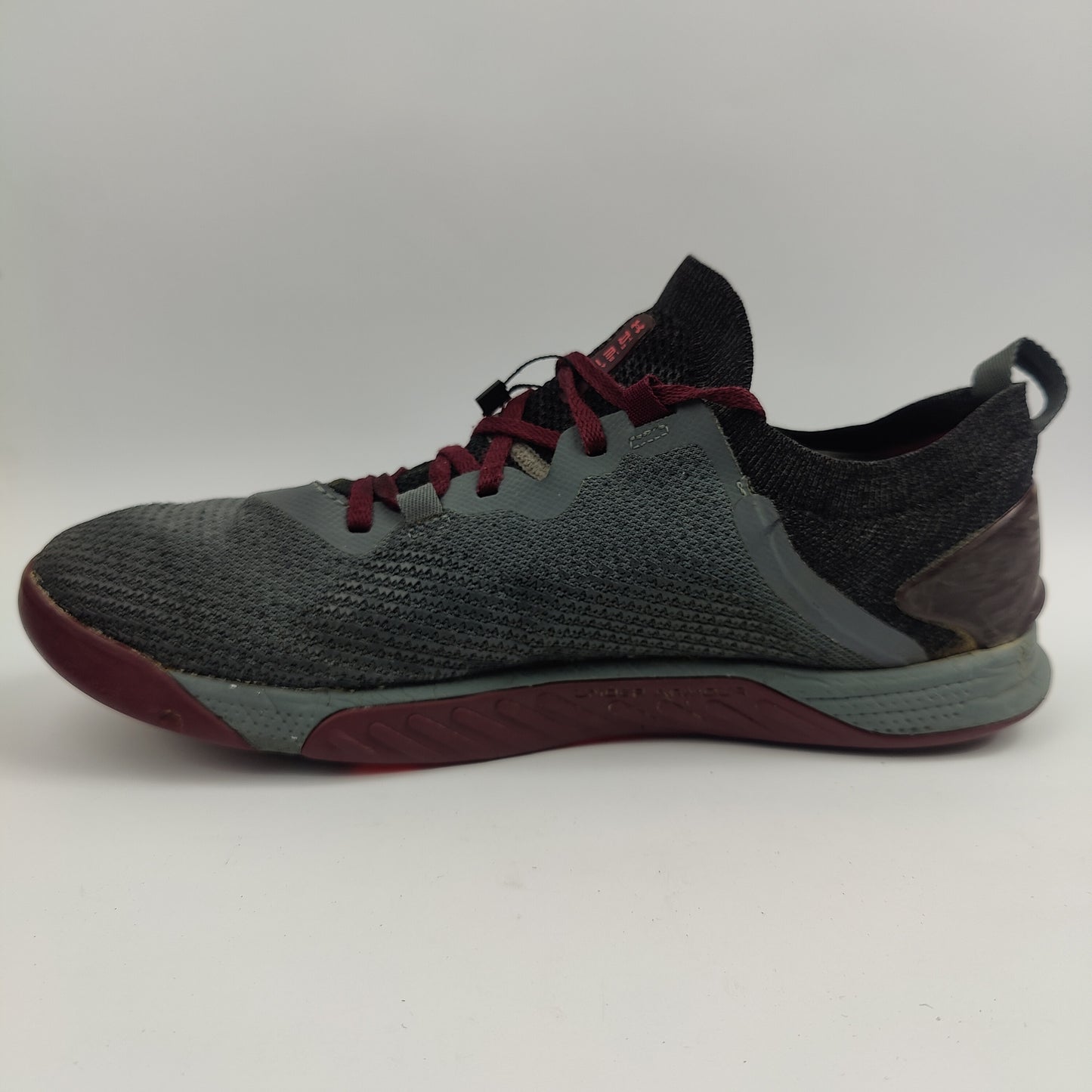 Under Armour TriBase Reign 3 (UK/PK 9) - Grey - 4407160