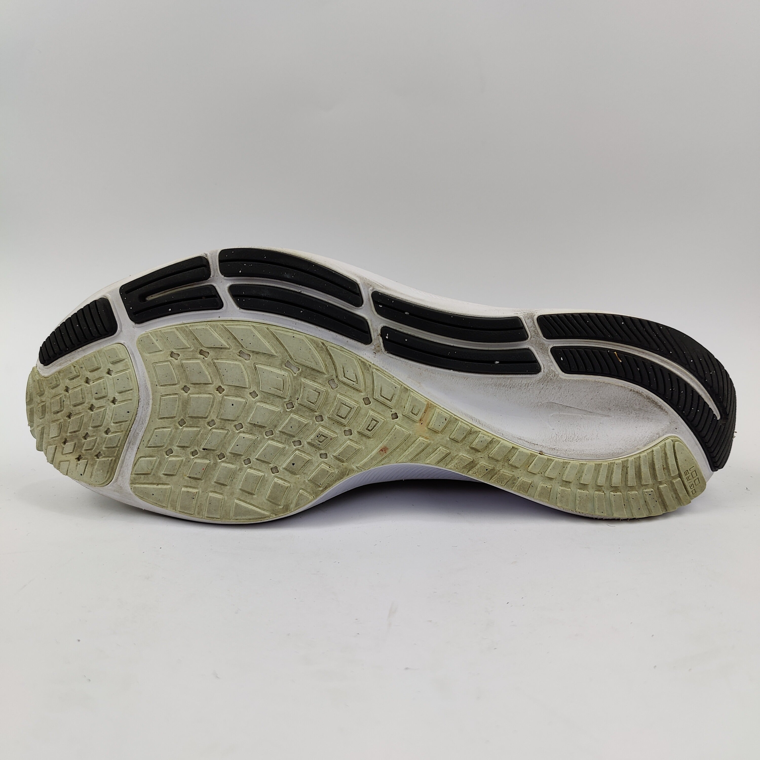 Nike Air Zoom Pegasus 37 (UK/PK 9.5) - Grey - 4457637