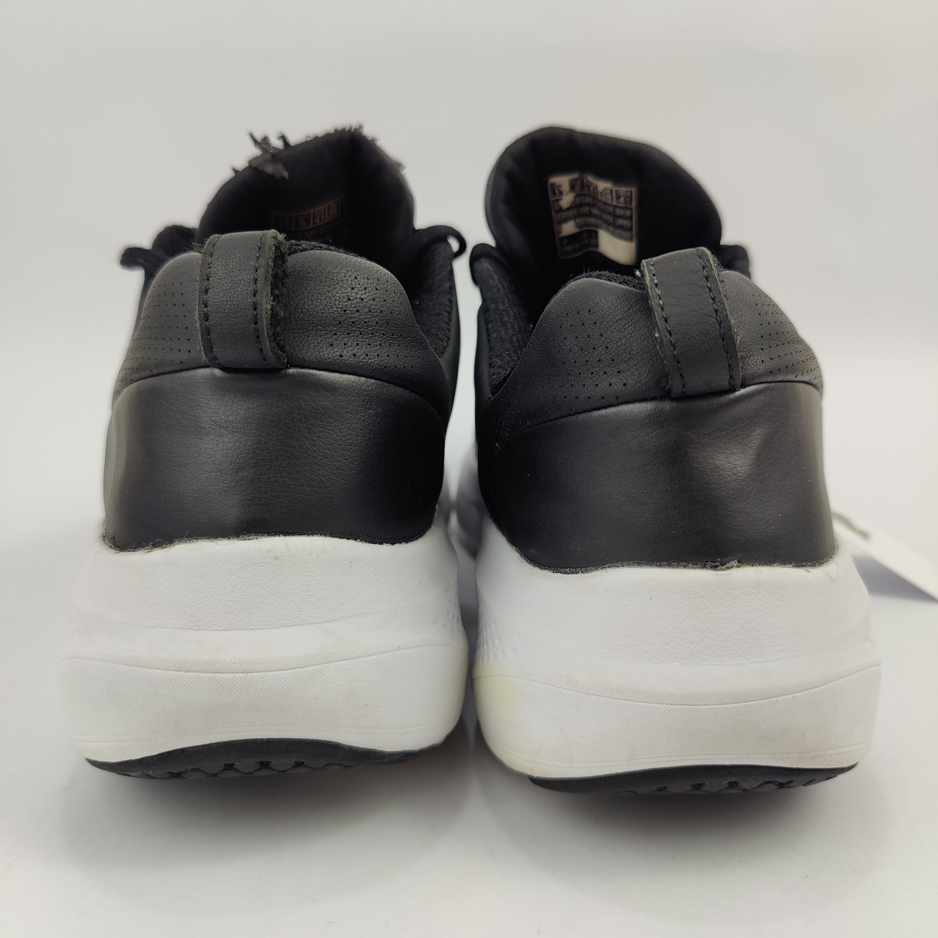 Skechers Go Elevate Run (UK/PK 7) - Black - 4108325