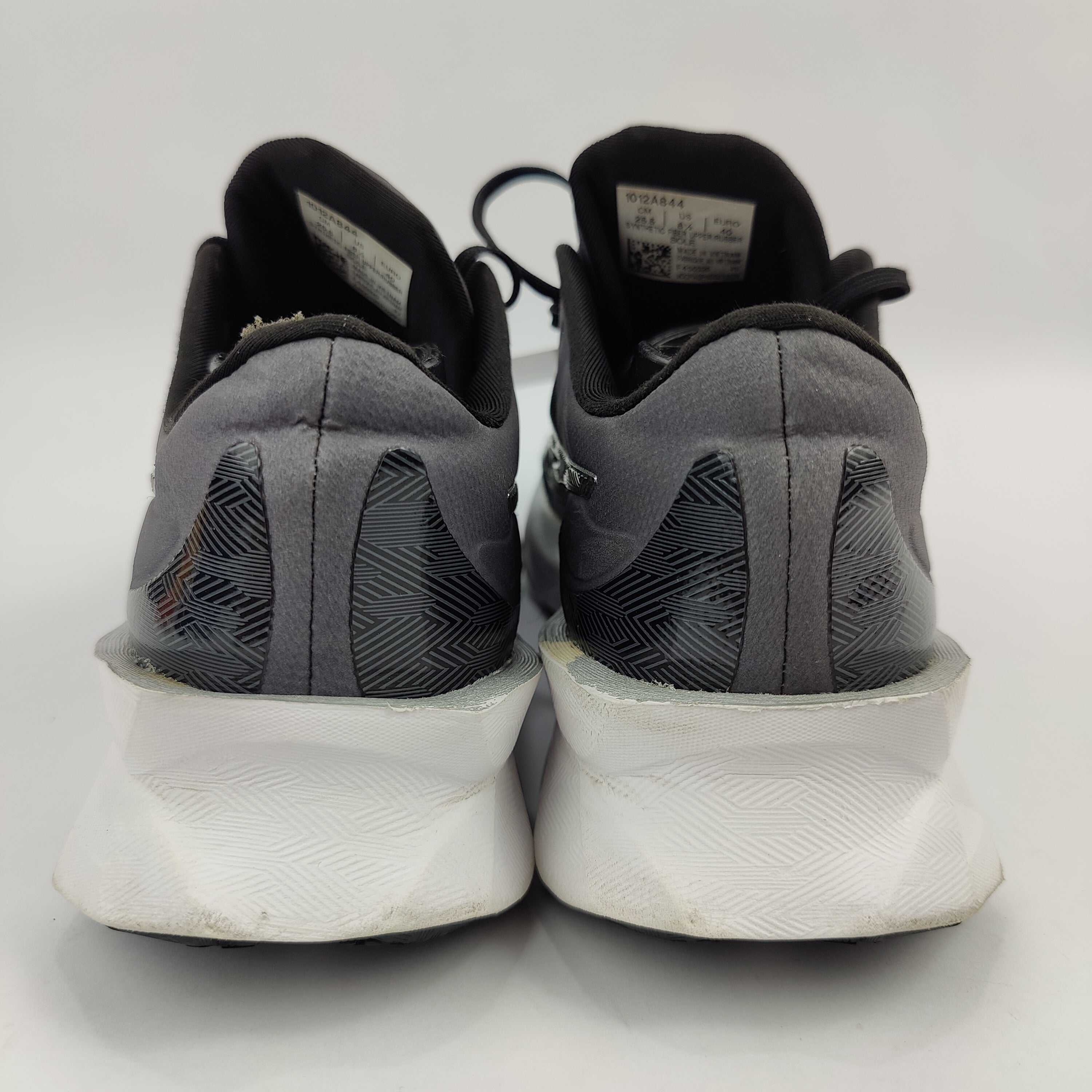 ASICS Gel Novablast (UK/PK 6.5) - Black - 4008338