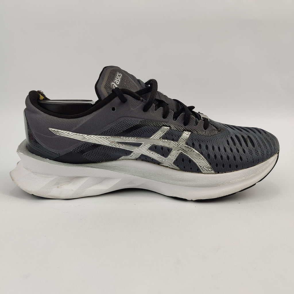 ASICS Gel Novablast (UK/PK 6.5) - Black - 4008338