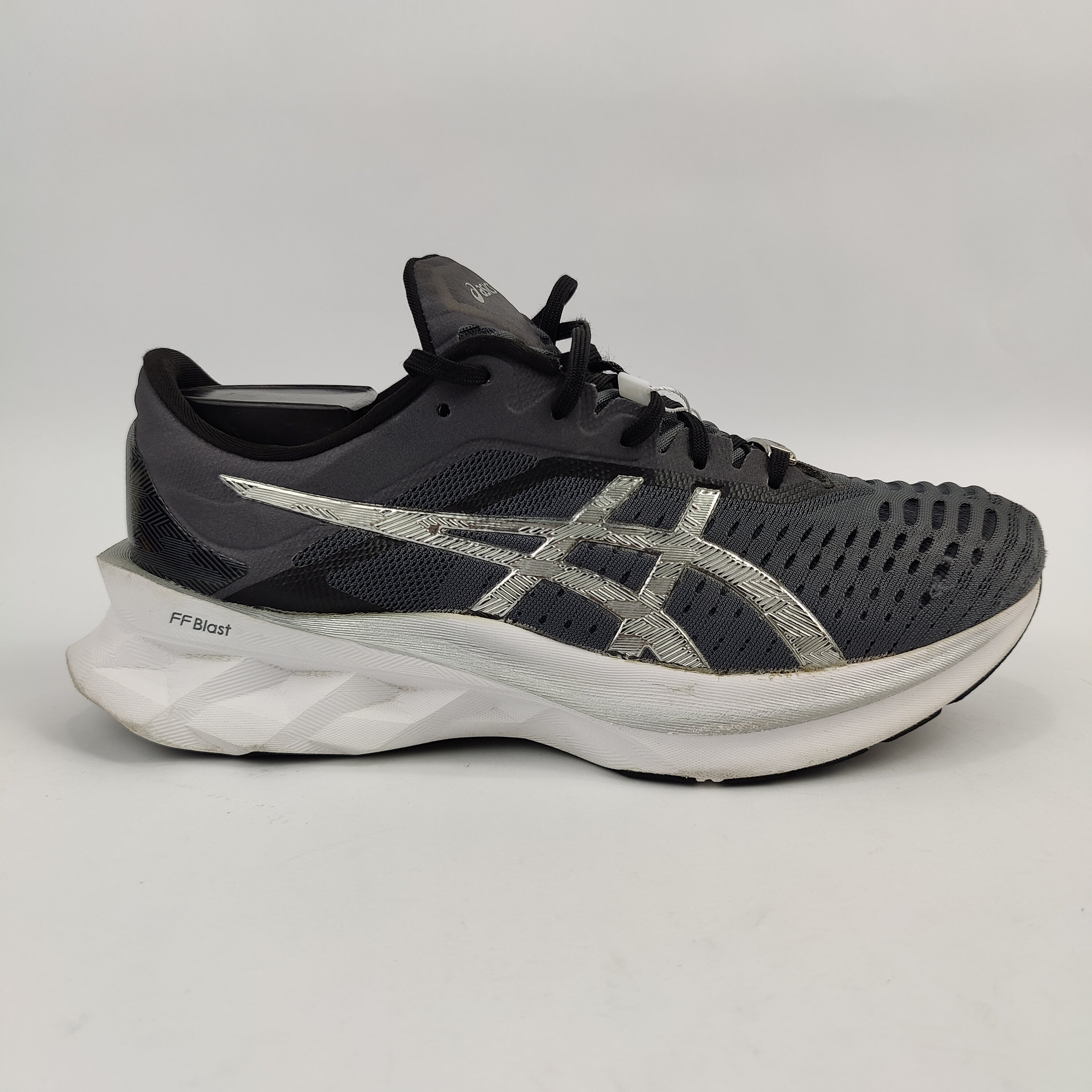 ASICS Gel Novablast (UK/PK 6.5) - Black - 4008338