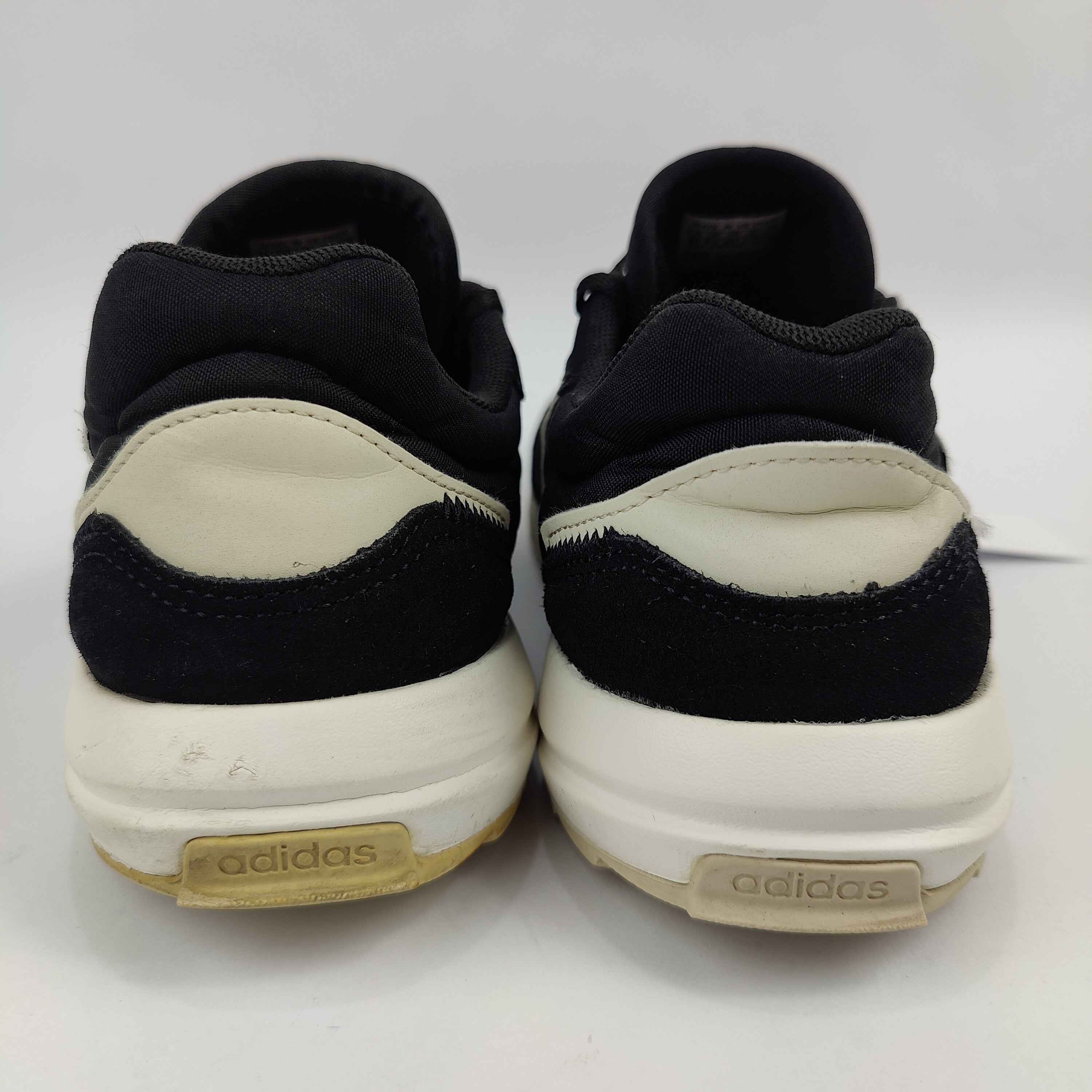 Adidas Retrorun (UK/PK 8.5) - 4258330