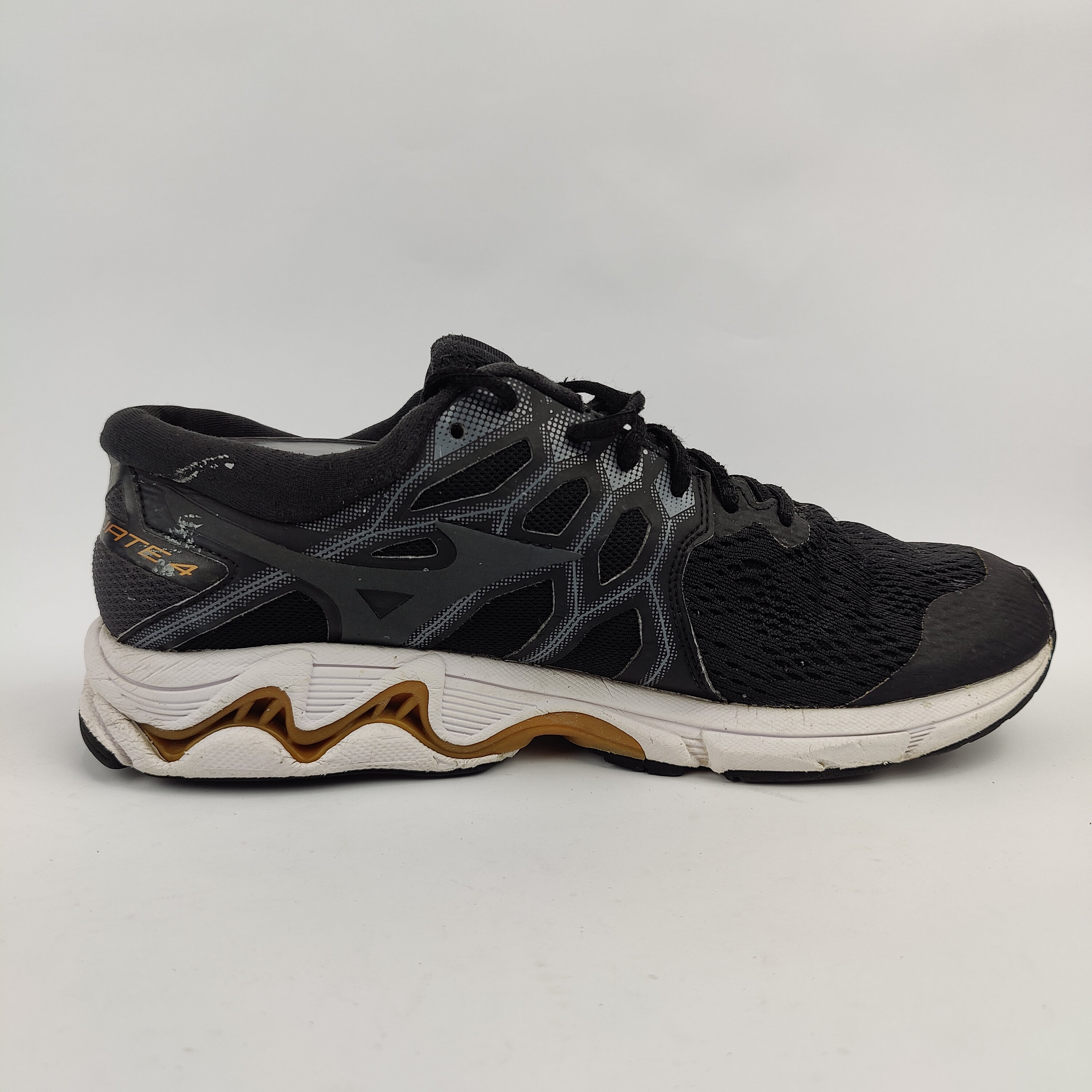 Mizuno Wave Equate 4 (UK/PK 9.5) - 4408465