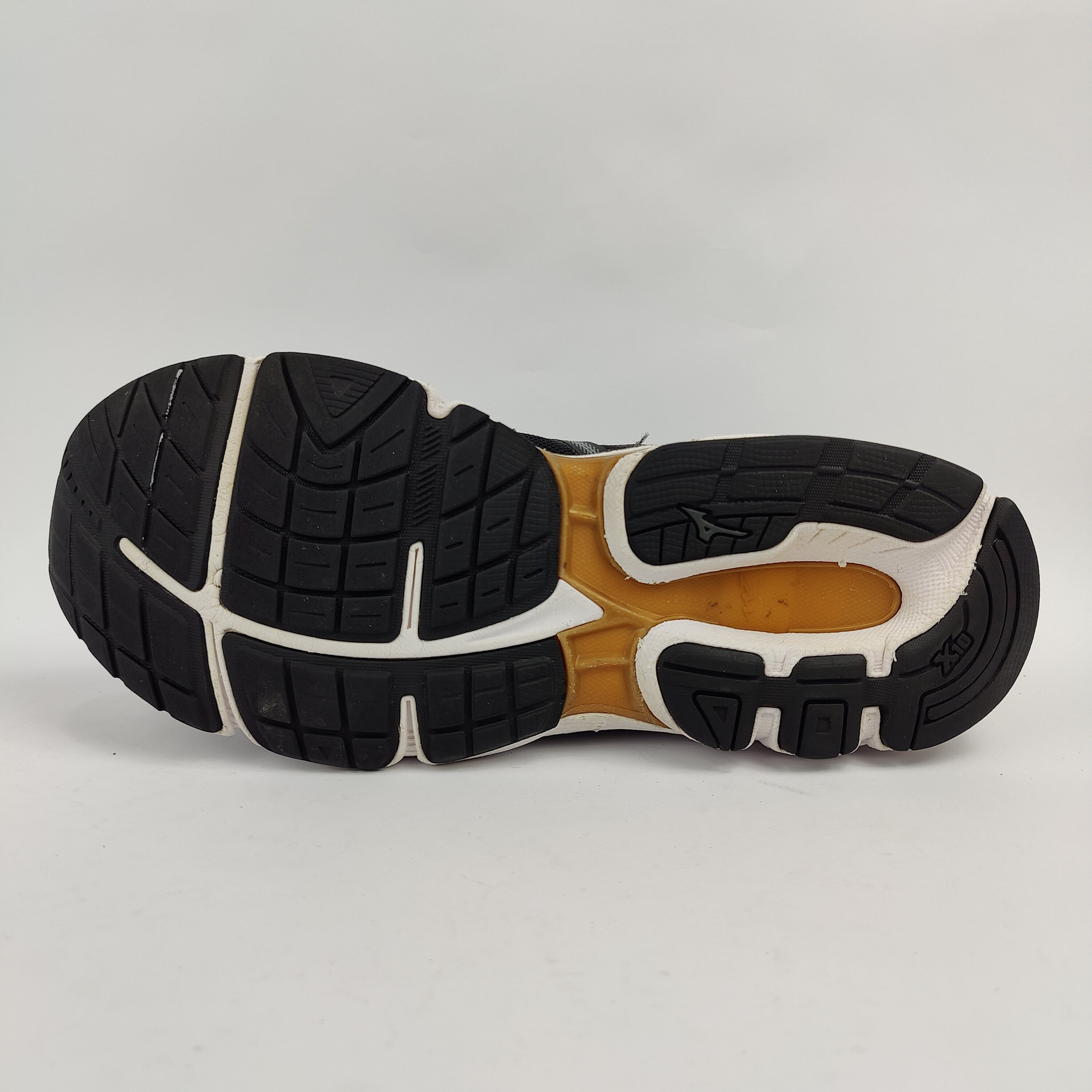 Mizuno Wave Equate 4 (UK/PK 9.5) - 4408465