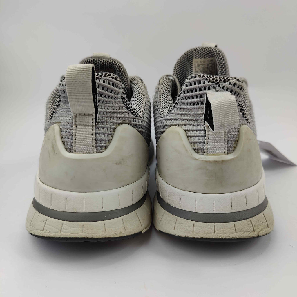 Adidas Questar (UK/PK 7.5) - 4158599