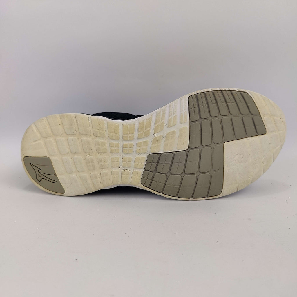 Mizuno Wave Revolt (UK/PK 9.5) - 4458724