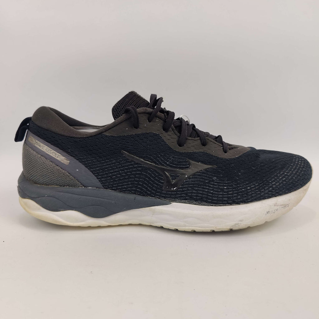 Mizuno Wave Revolt (UK/PK 9.5) - 4458724
