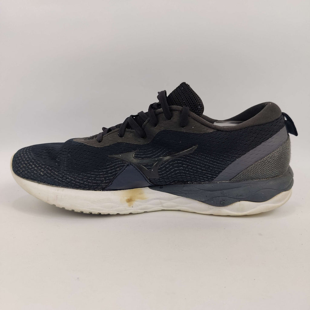 Mizuno Wave Revolt (UK/PK 9.5) - 4458724