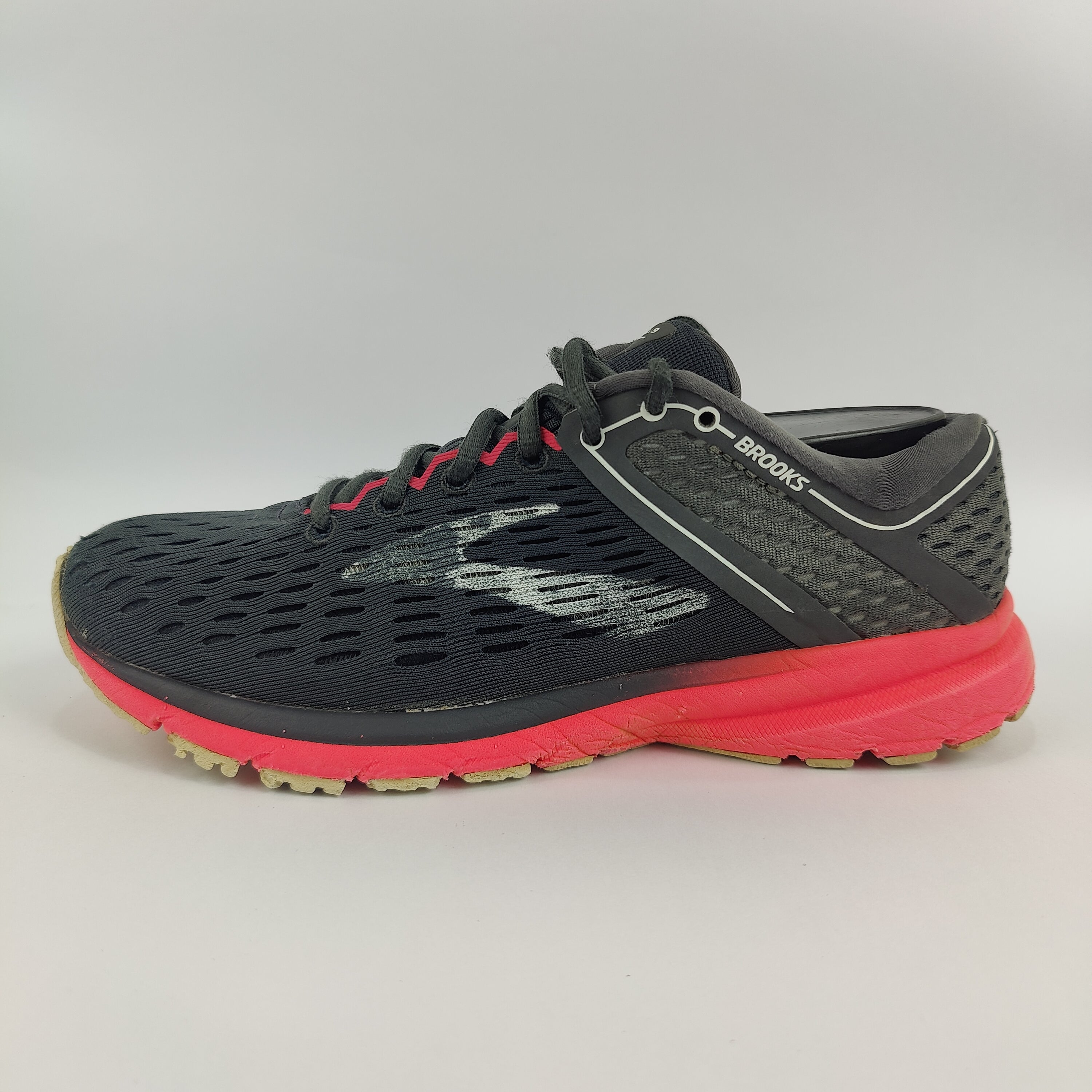 Brooks Ravenna 9 (UK/PK 6) - 39 | Excellent