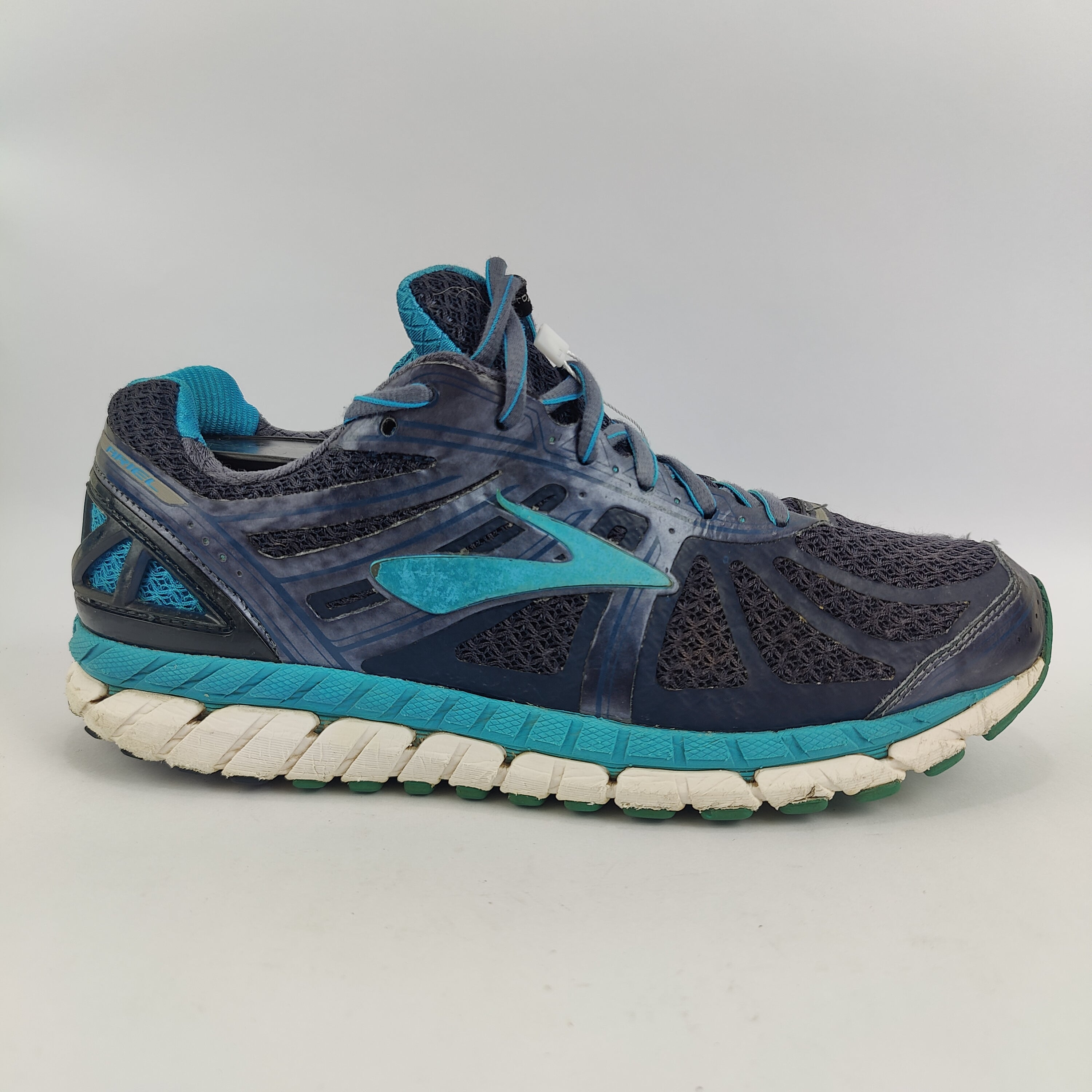 Brooks Ariel 16 (UK/PK 7) - 41 | Excellent