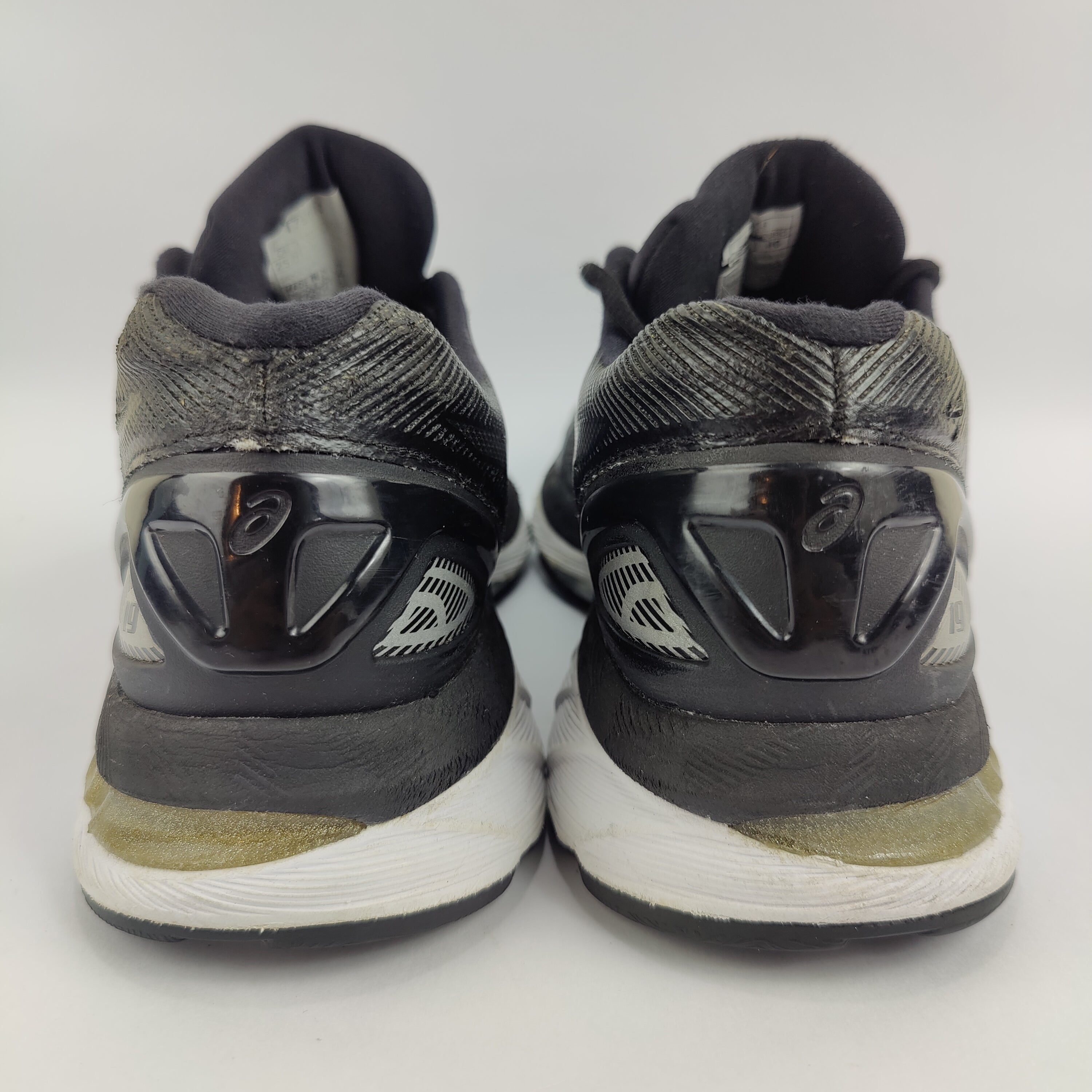 ASICS Gel Nimbus 19 (UK/PK 7.5) - 40 | Excellent