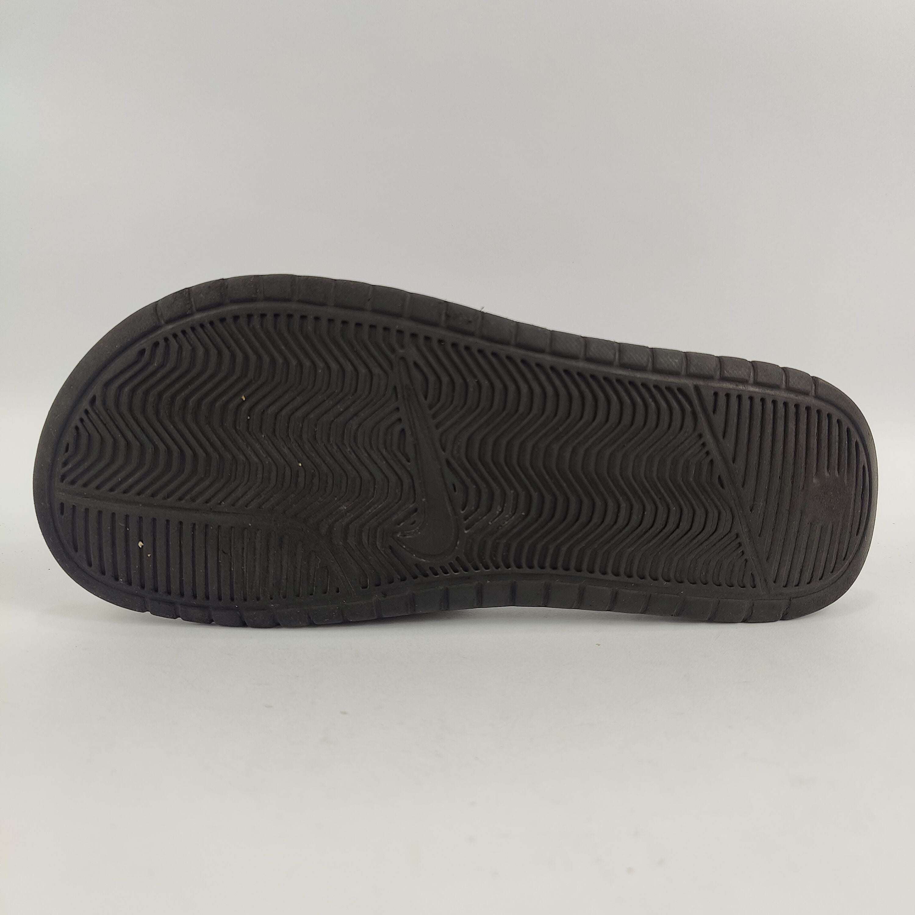 Nike Bennasi Slides (UK/PK 5.5) - 3901010