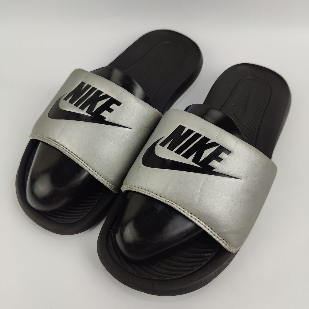 Nike Victori One Slide (UK/PK 6) - 3901032