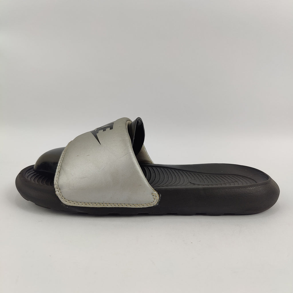 Nike Victori One Slide (UK/PK 6) - 3901032