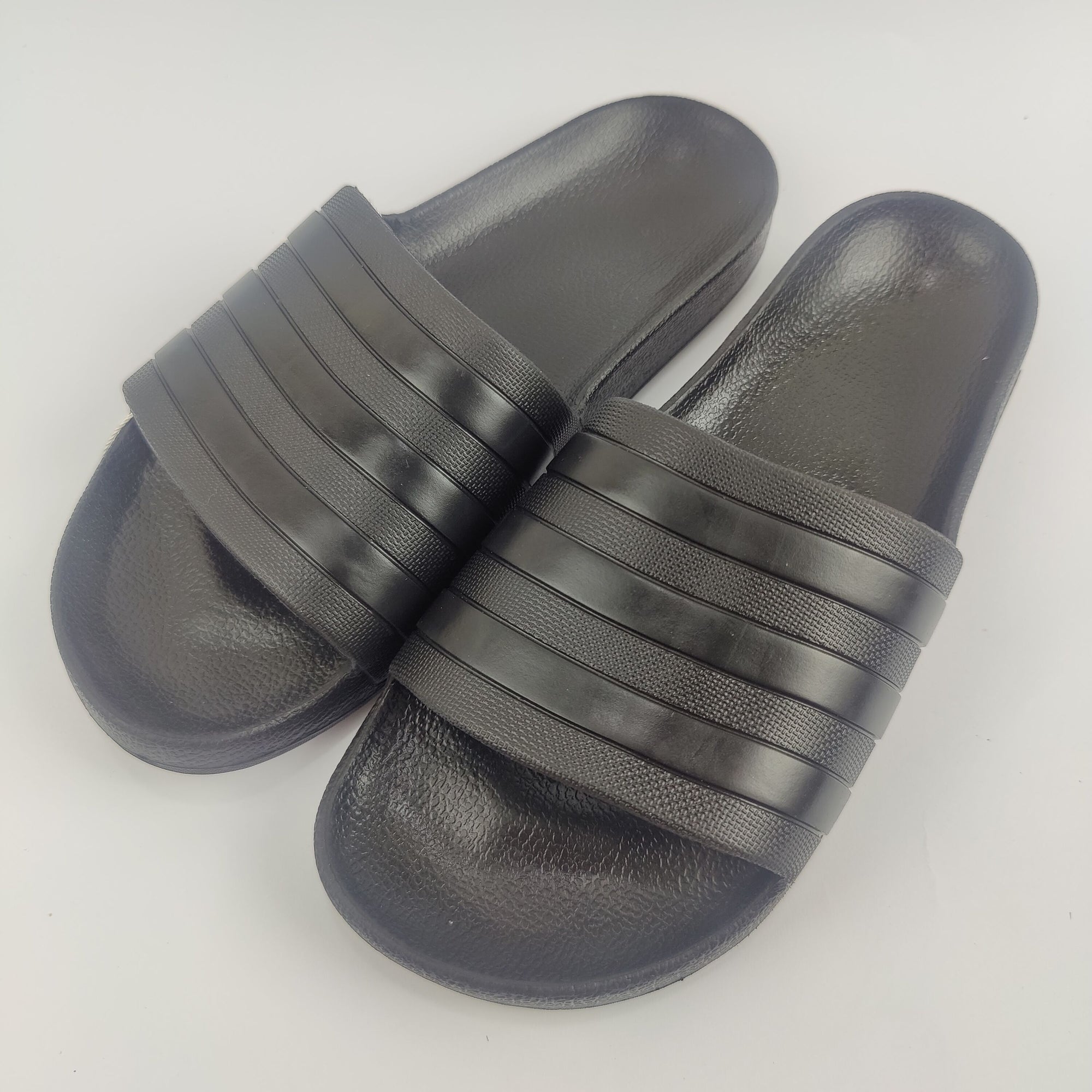 Adidas Adilette Slides (UK/PK 7) - 4101083