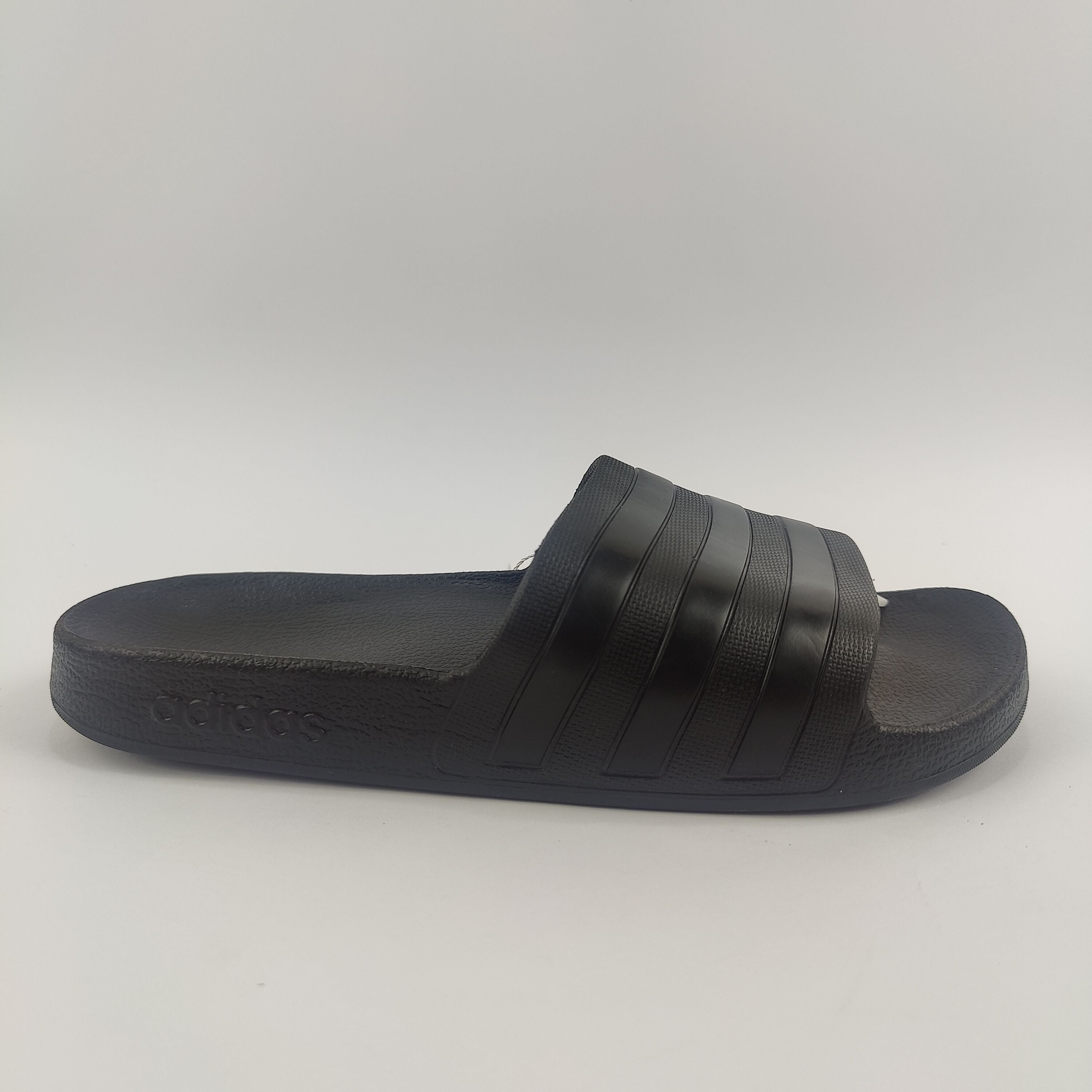 Adidas Adilette Slides (UK/PK 7) - 4101083