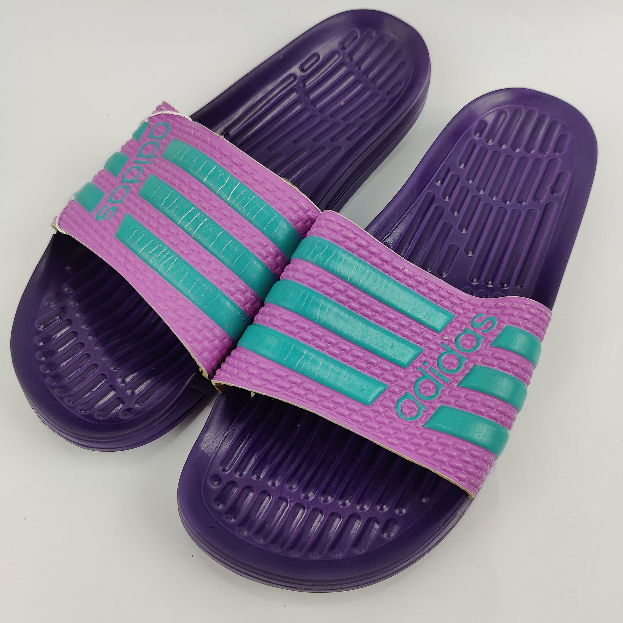 Adidas Adilette Slides (UK/PK 9) - 4401051