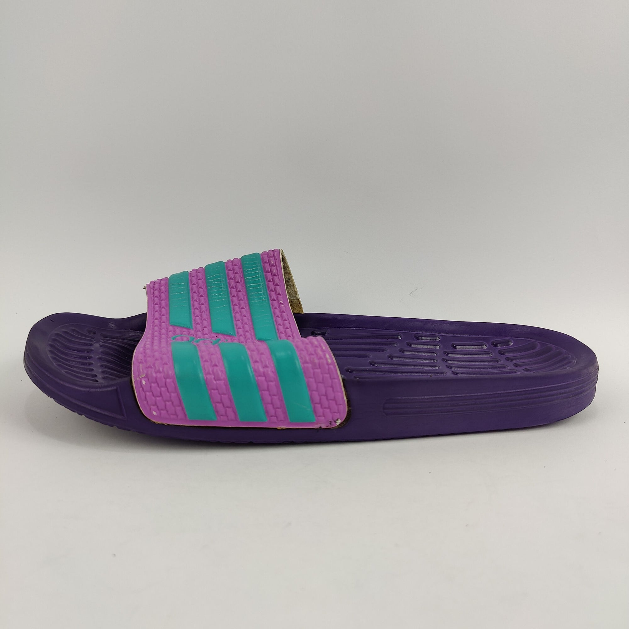 Adidas Adilette Slides (UK/PK 9) - 4401051