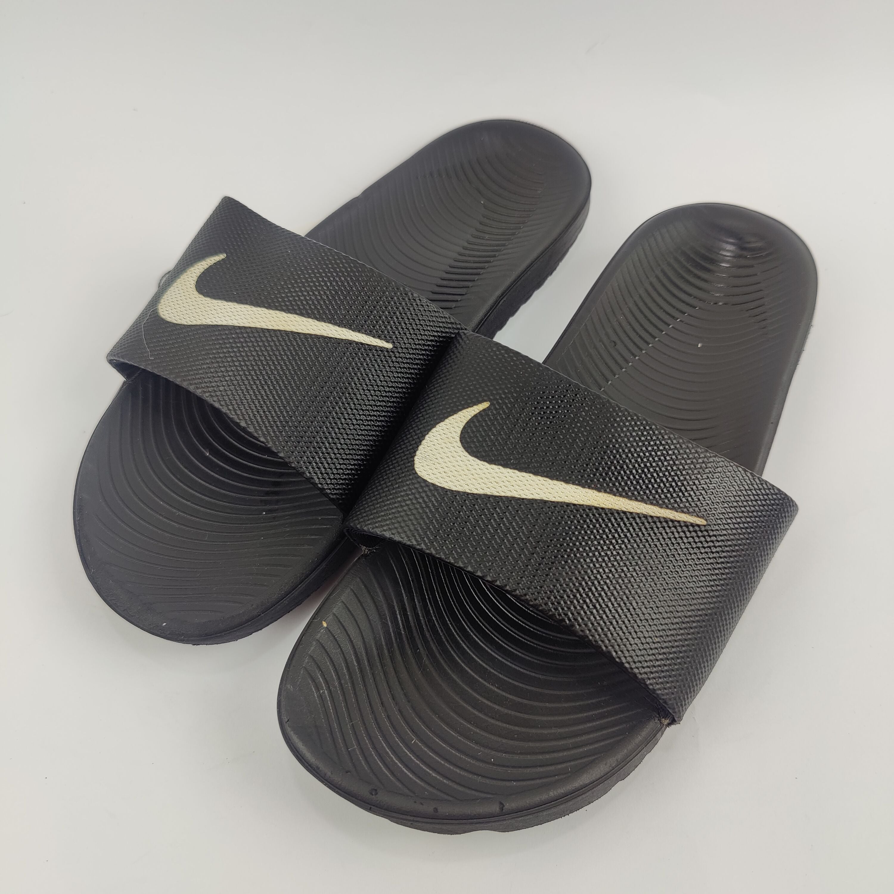 Nike Kawa Slides (UK/PK 6) - 4001125