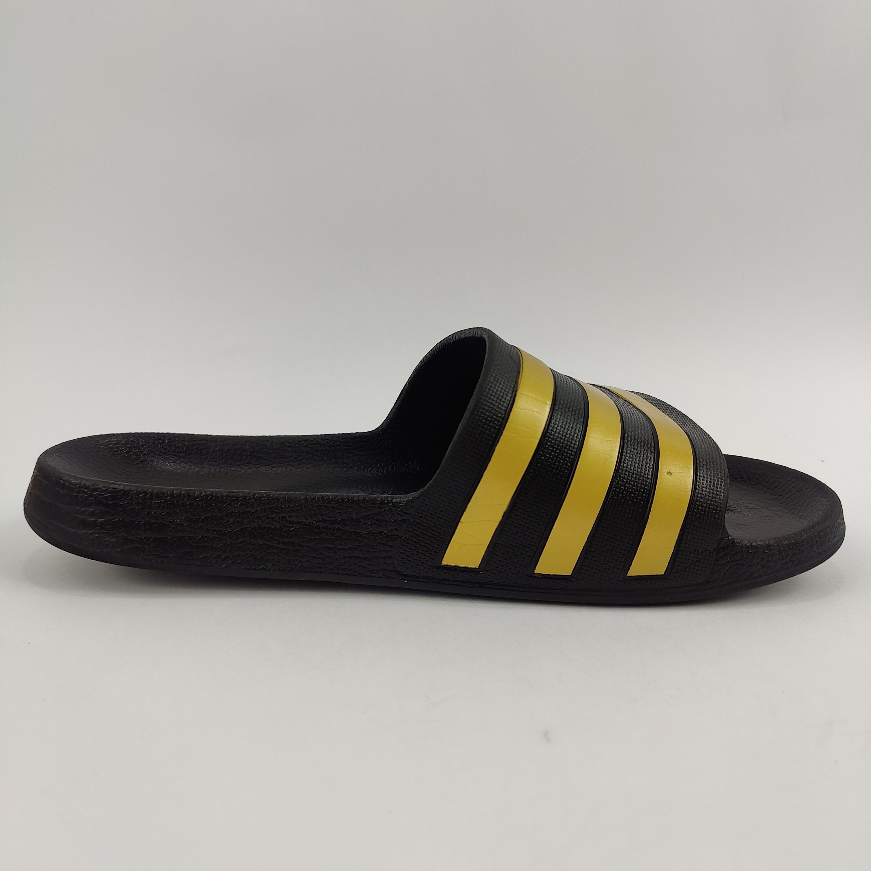 Adidas Slides (UK/PK 9) - 4351116