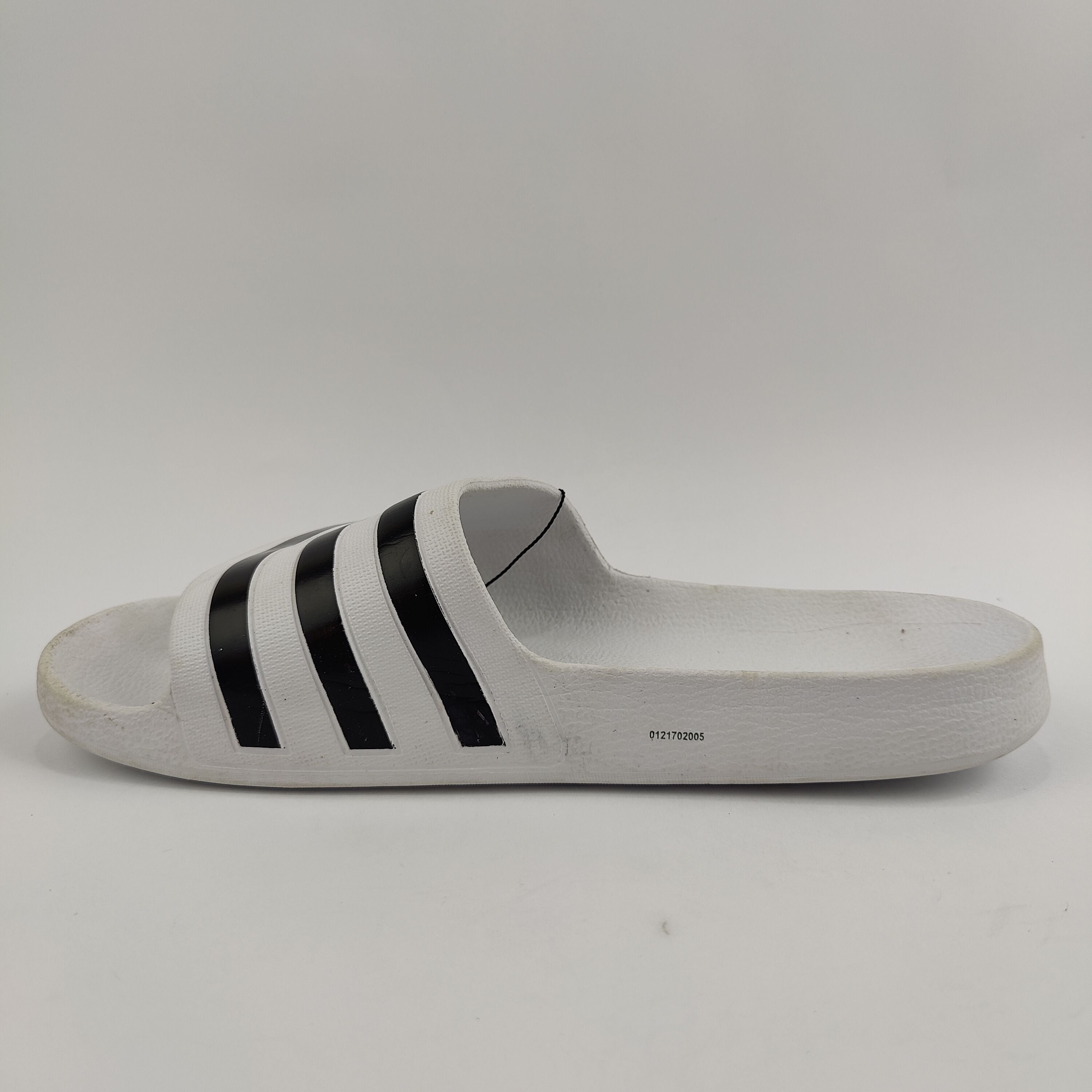 Adidas Slides (UK/PK 6.5) - 4051115