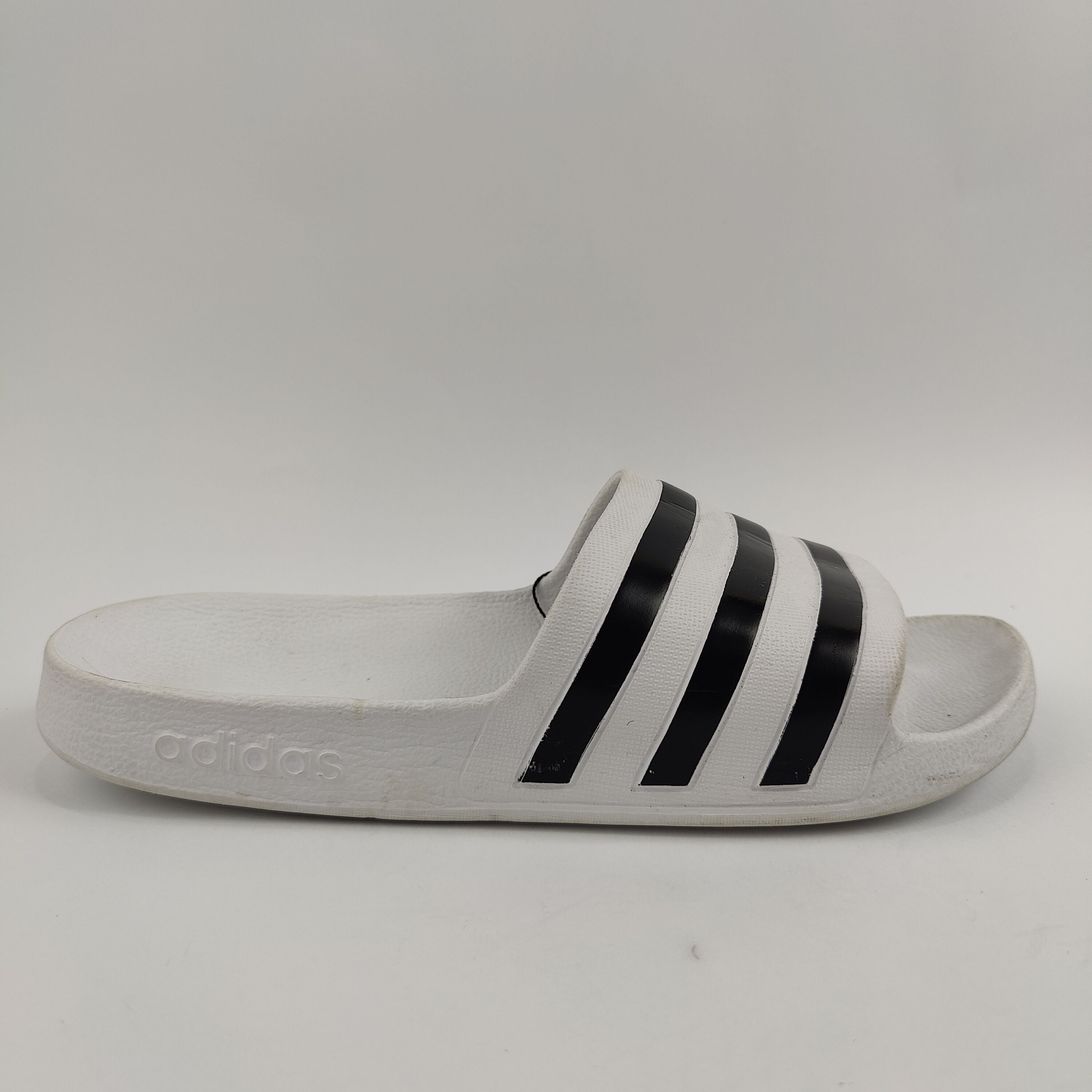 Adidas Slides (UK/PK 6.5) - 4051115