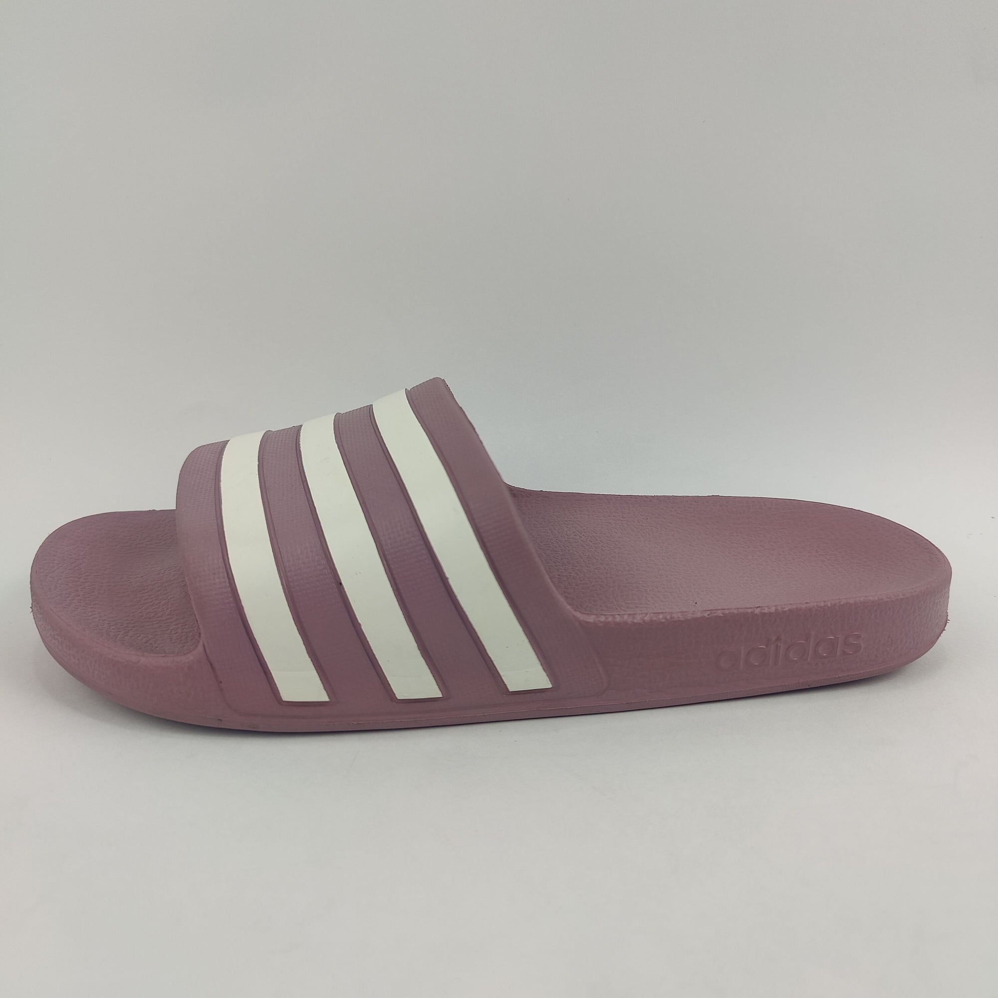 Adidas Adilette Slides (UK/PK 7) - 4051127