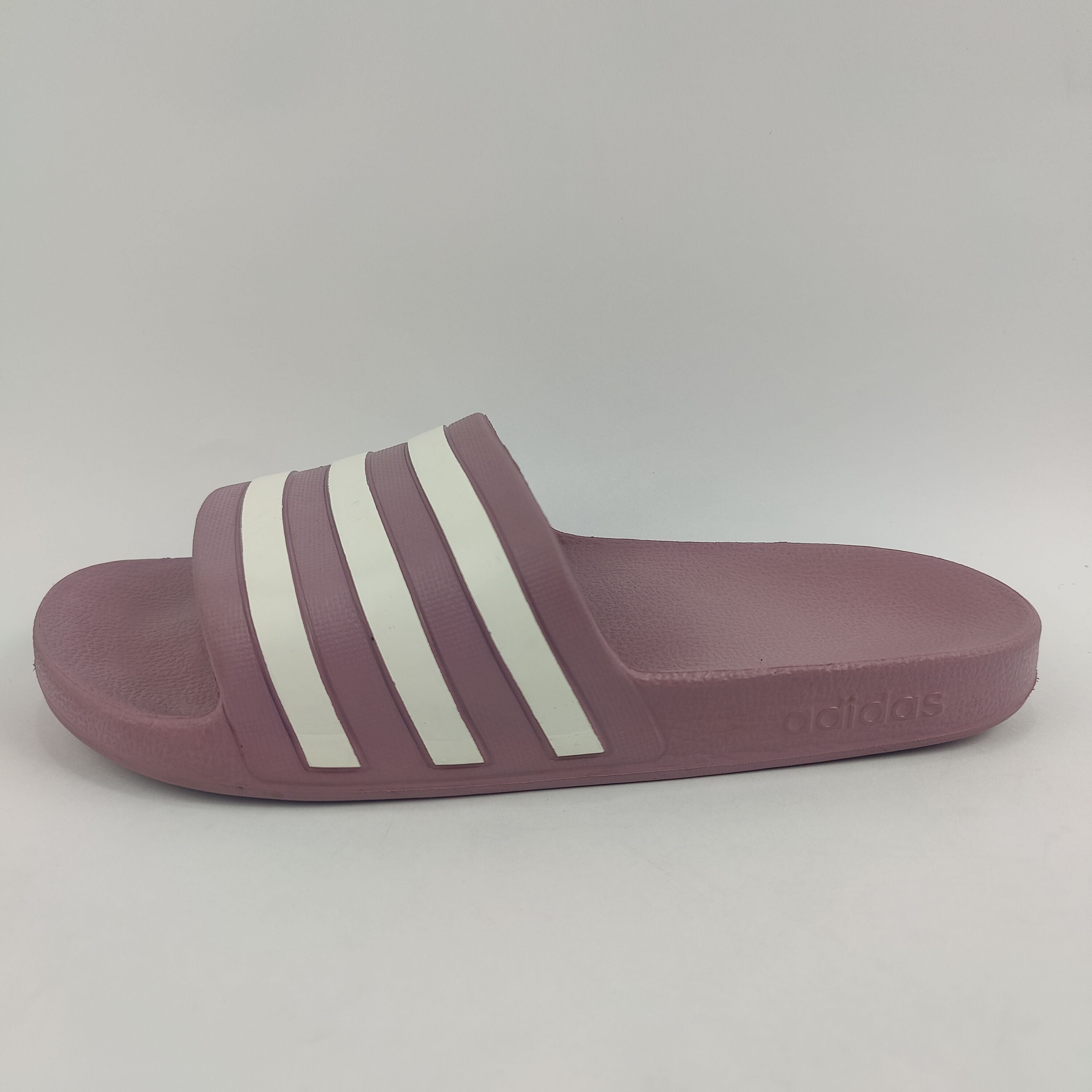 Adidas Adilette Slides (UK/PK 7) - 4051127