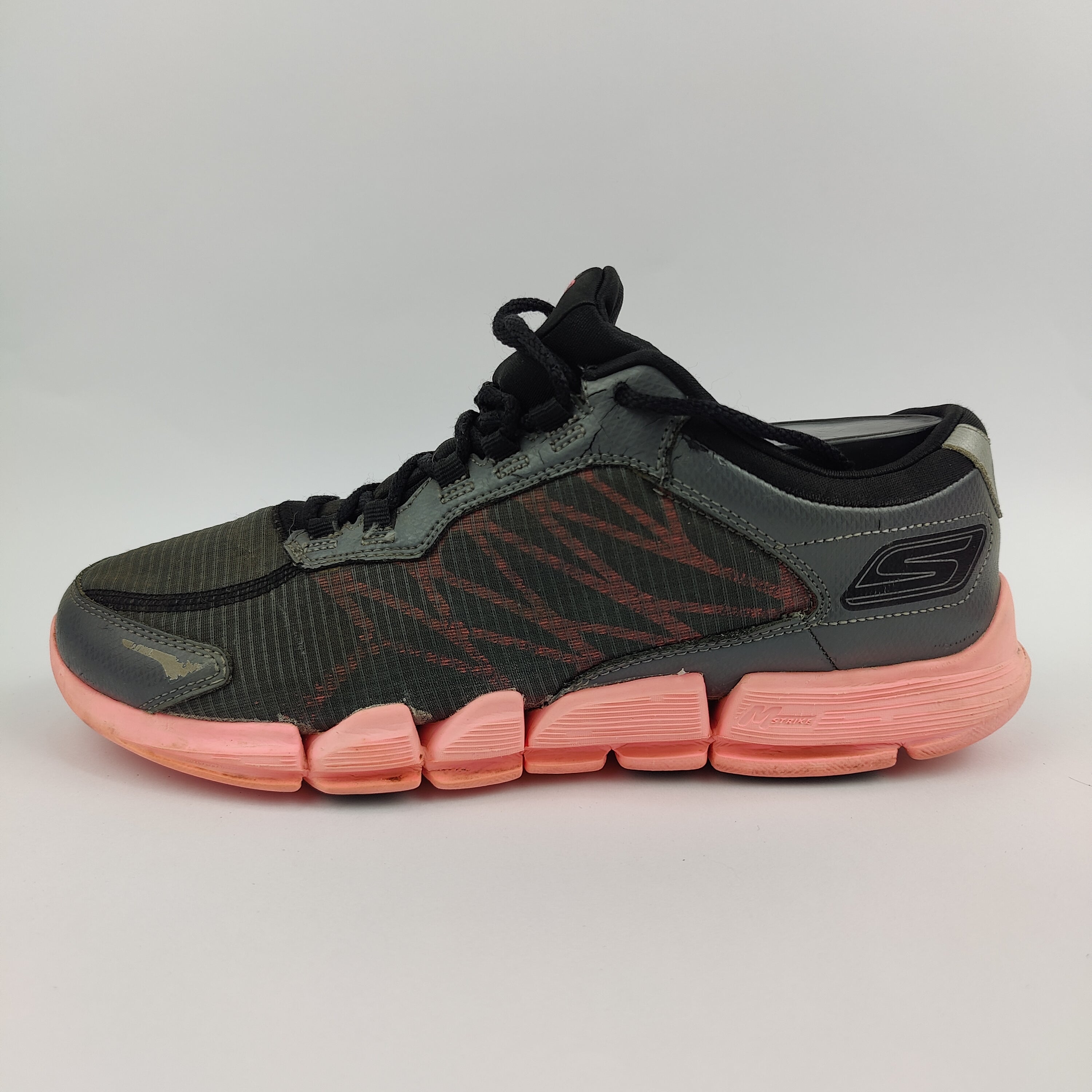 Skechers Go Bionic (UK/PK 5) - 39.5 | Excellent