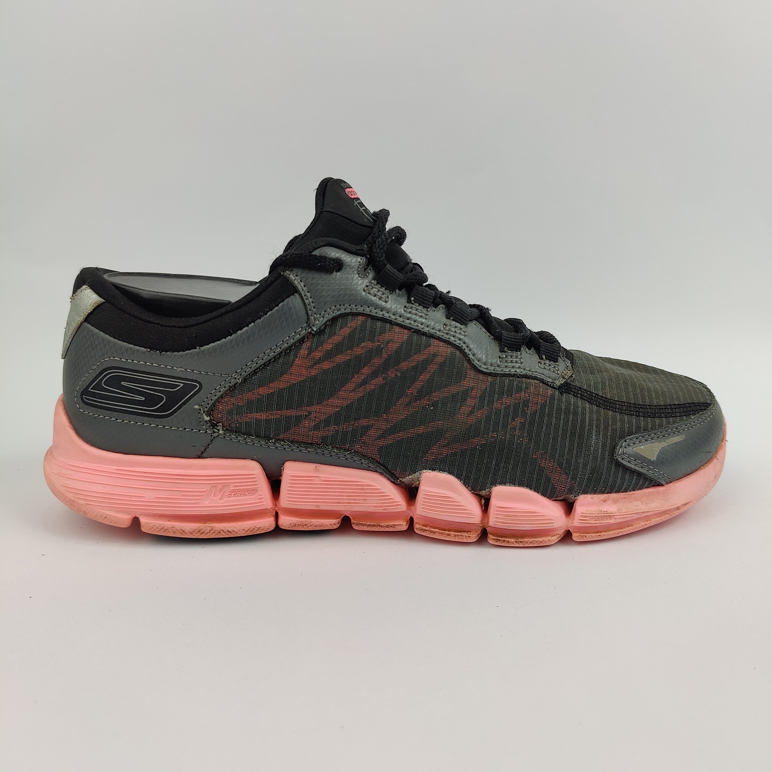 Skechers Go Bionic (UK/PK 5) - 39.5 | Excellent