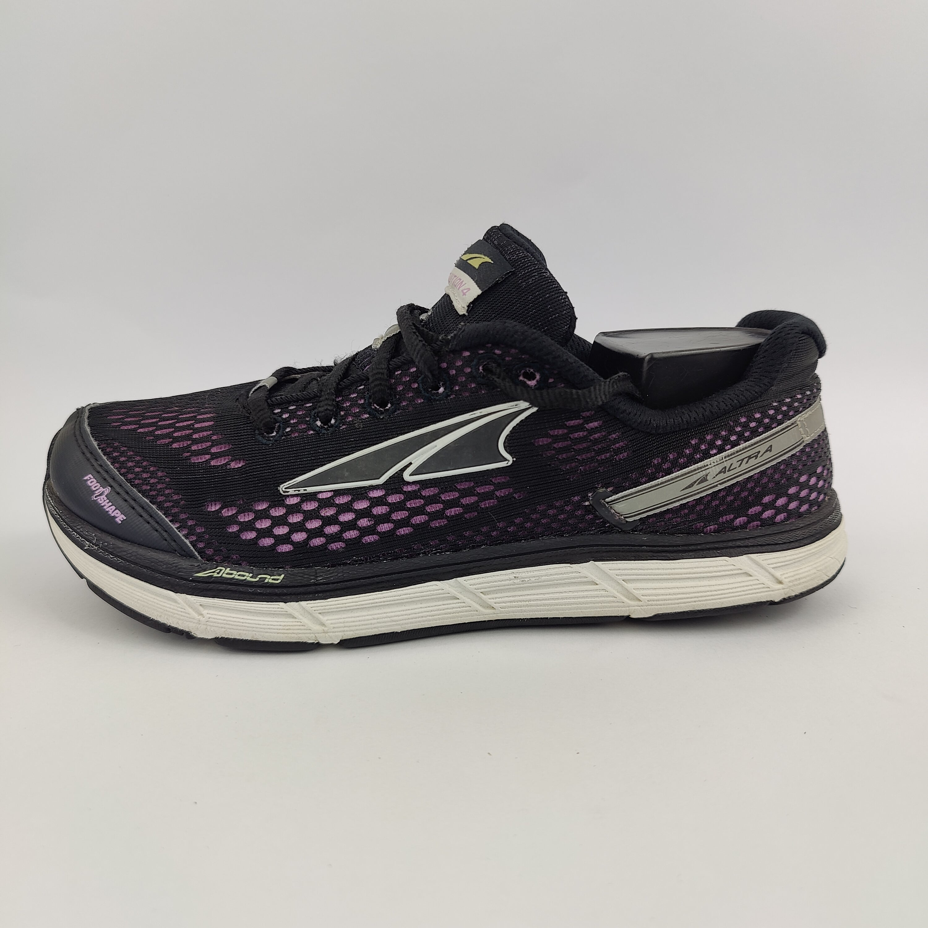 Altra Intuition 4 (UK/PK 6.5) - 40 | Excellent