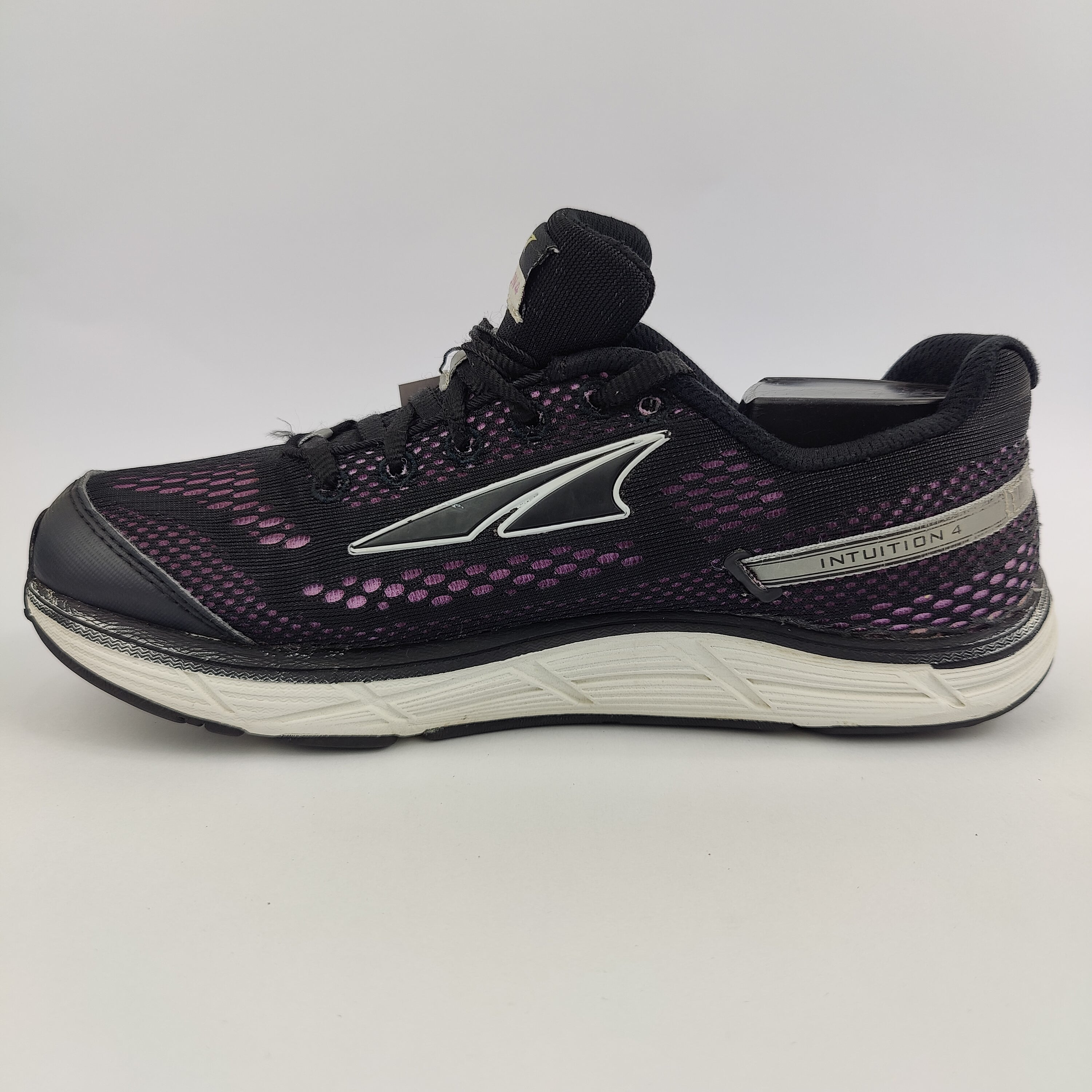 Altra Intuition 4 (UK/PK 6.5) - 40 | Excellent