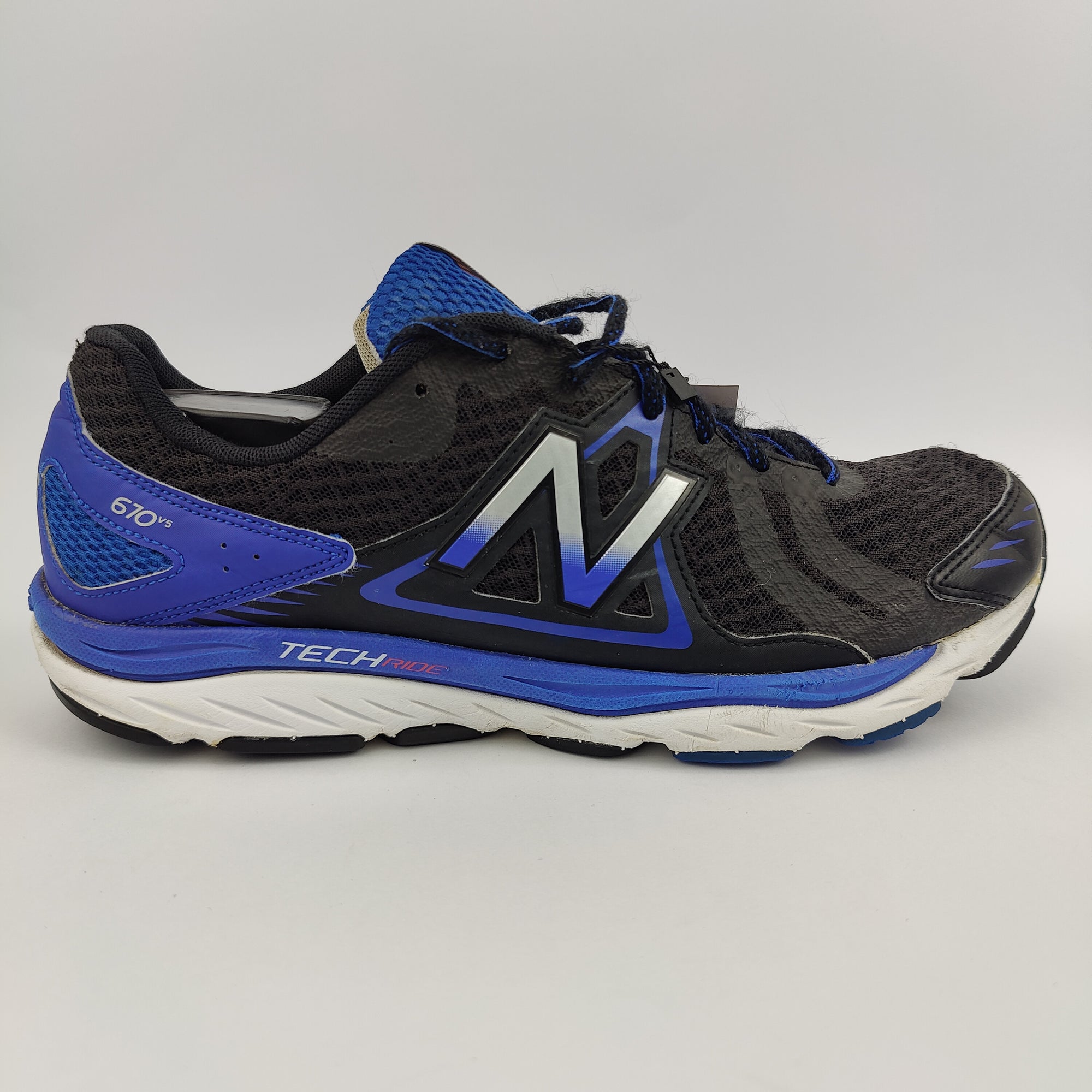 New Balance 670v5 (UK/PK 8) - 42 | Excellent