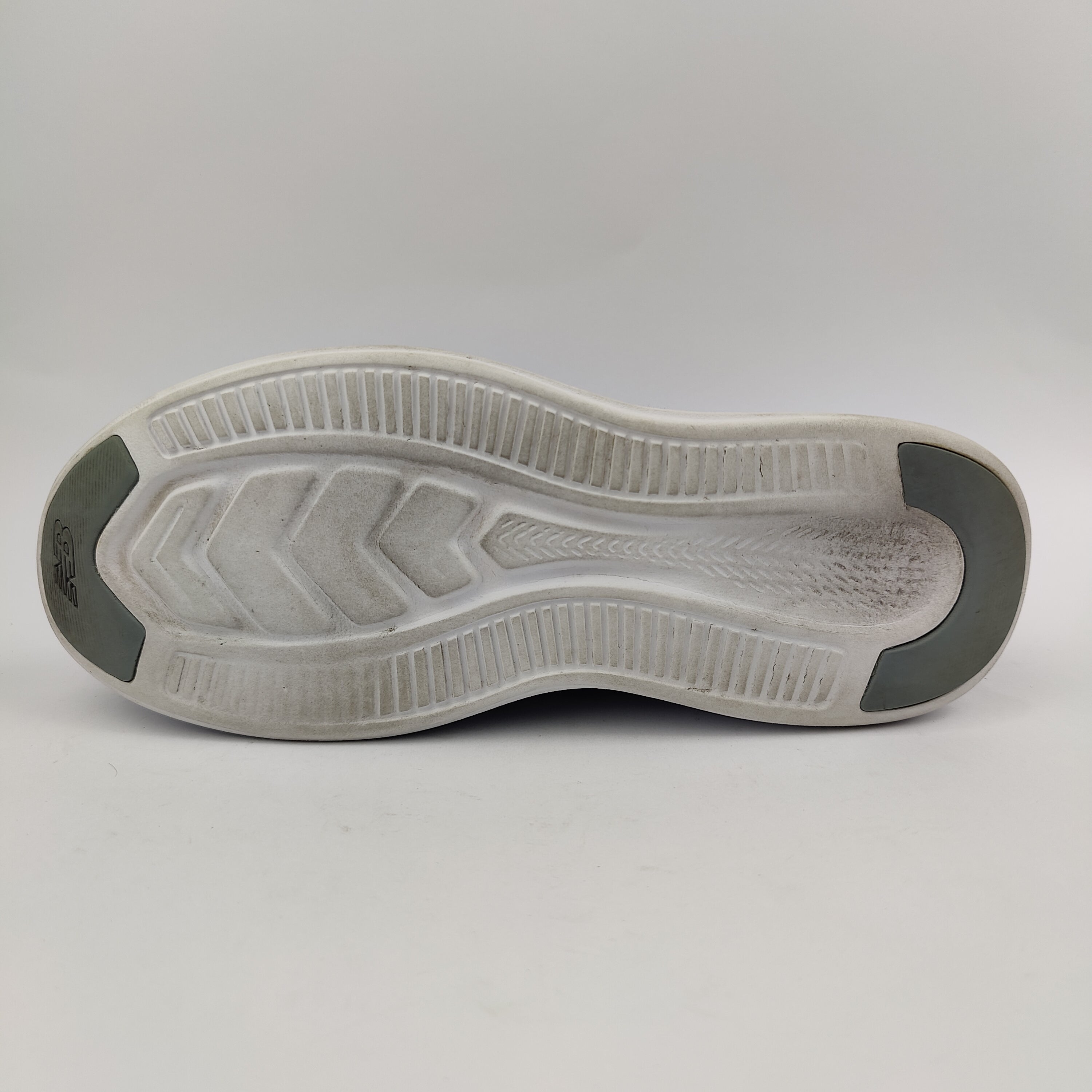 New Balance Fuelcore (UK/PK 9) - 43 | Excellent