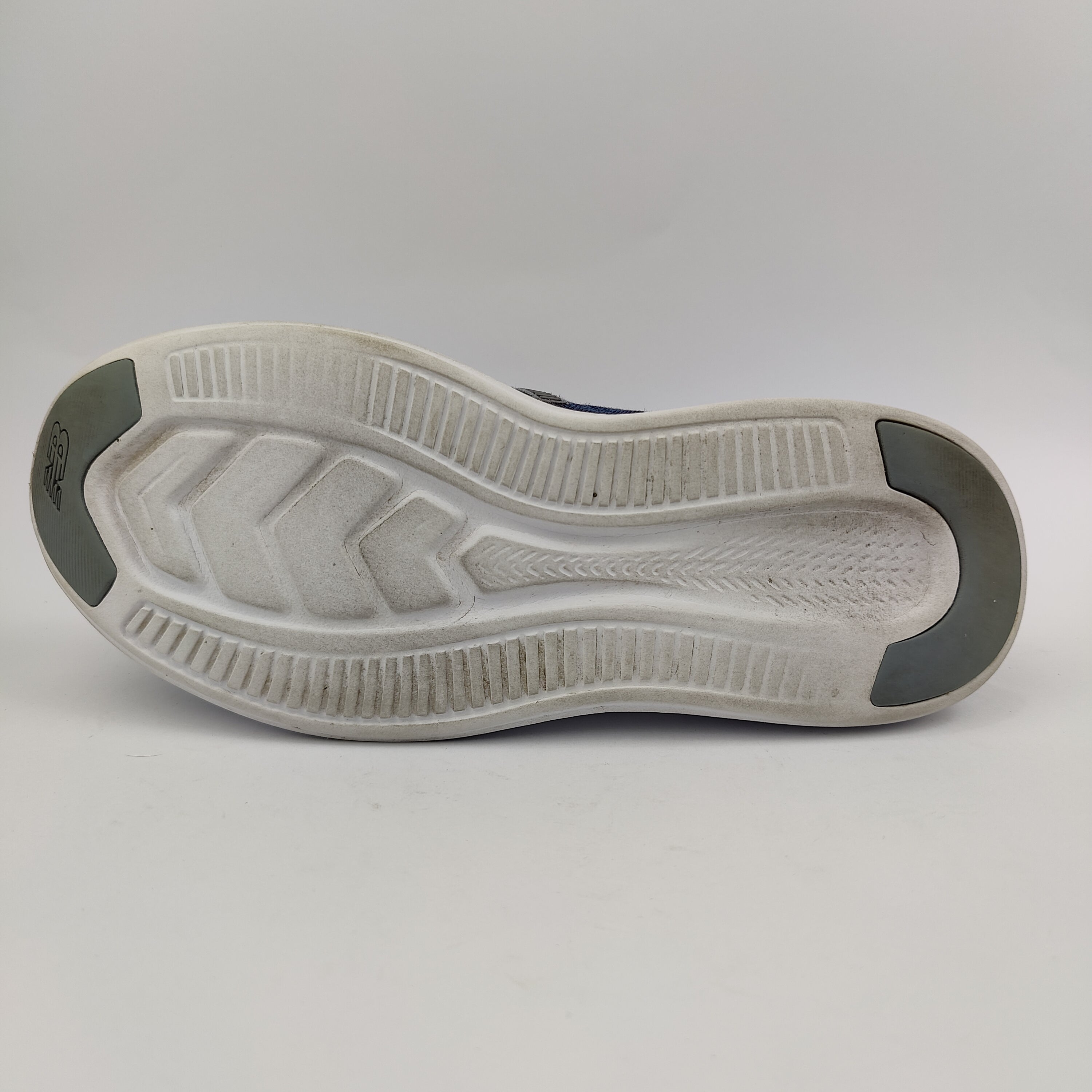 New Balance Fuelcore (UK/PK 9) - 43 | Excellent